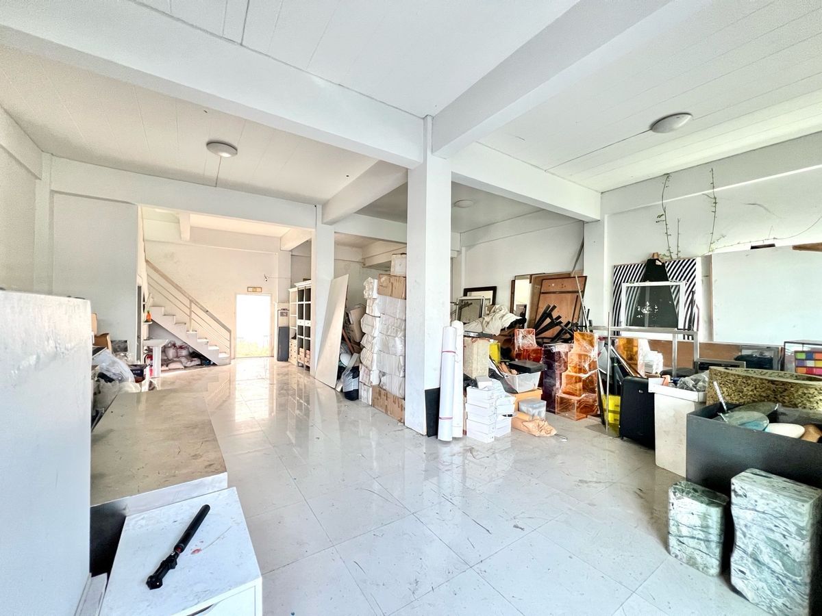 ขายอาคารพาณิชย์บางนา แบริ่ง ลาซาล : ขายถูกอาคารพาณิชย์ 2 คูหา 4 ชั้น 70 ตารางวา ใกล้ BTS แบริ่ง ทำเลดี เดินทางสะดวกหลายเส้นทาง