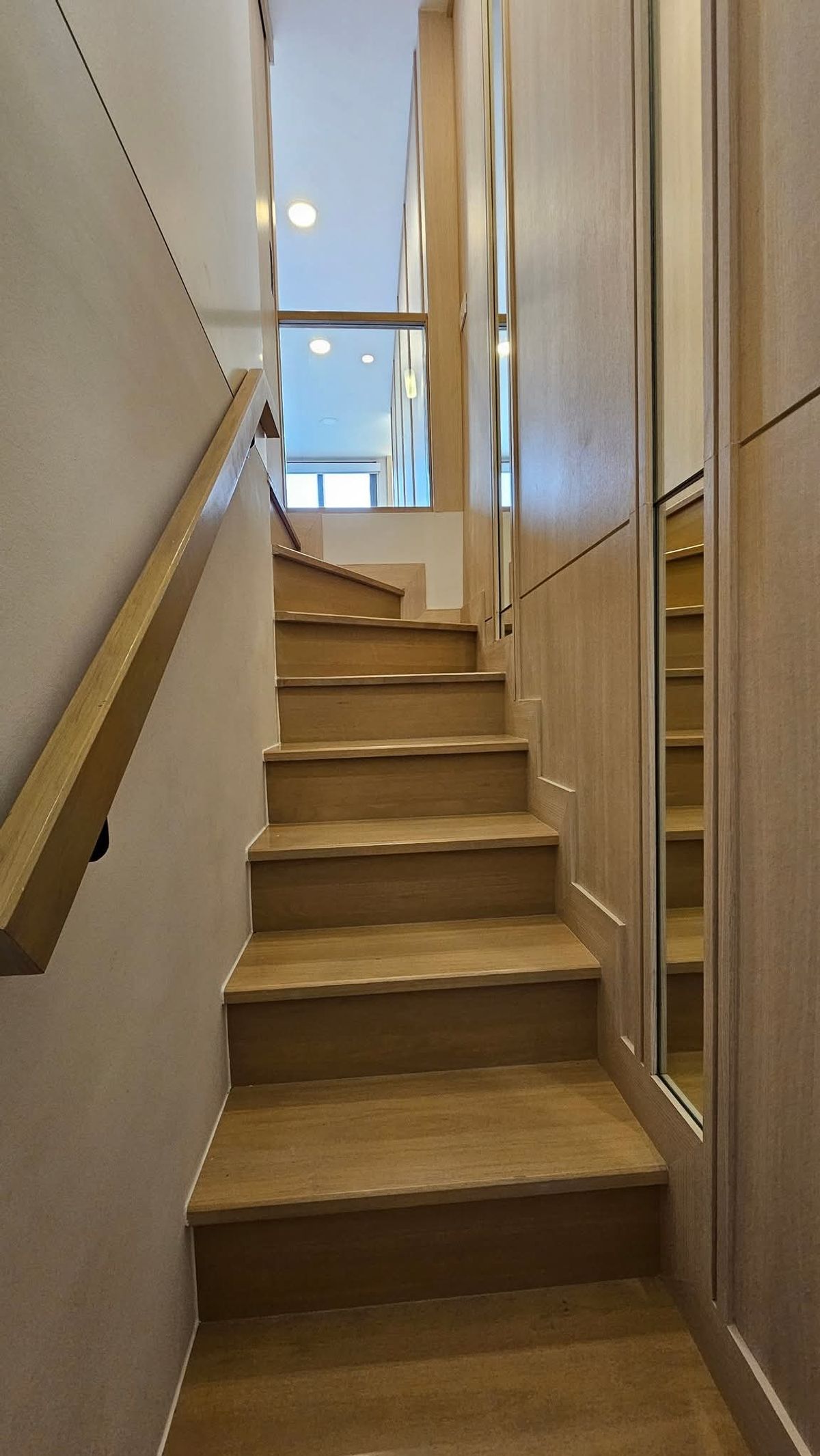 ให้เช่าคอนโดคลองเตย กล้วยน้ำไท : ให้เช่า 📍 Life Rama 4 - Asoke 📍 ใกล้ MRT ศูนย์สิริกิติ์ เฟอร์นิเจอร์ และ เครื่องใช้ไฟฟ้าครบ 