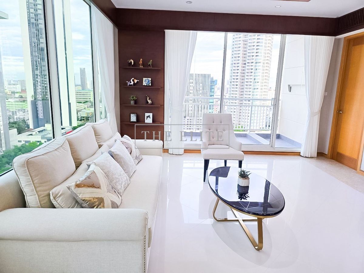 For SaleCondoSathorn, Narathiwat : ✨ Big room, fully decorated, all in one place, The Empire Place Sathorn, very good location. City view in the heart of the CBD, ready to occupy 💯