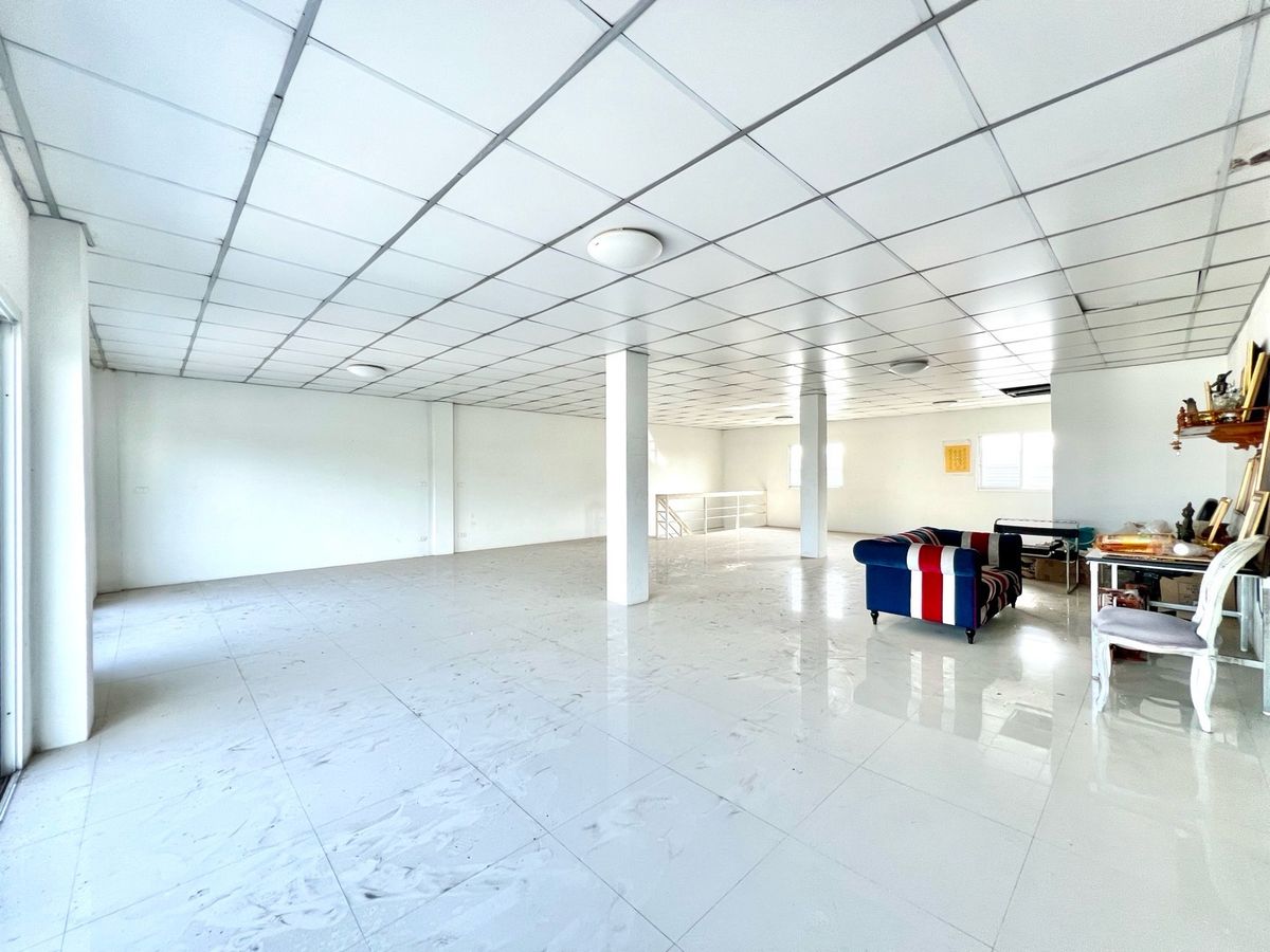 ขายอาคารพาณิชย์บางนา แบริ่ง ลาซาล : ขายถูกอาคารพาณิชย์ 2 คูหา 4 ชั้น 70 ตารางวา ใกล้ BTS แบริ่ง ทำเลดี เดินทางสะดวกหลายเส้นทาง