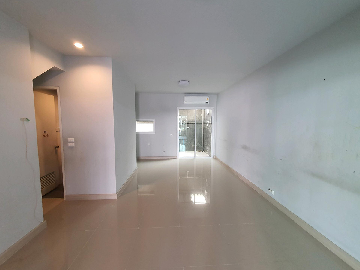 For RentTownhomePhutthamonthon, Salaya : Townhome for rent, good location, travel only 10 minutes to Mahidol University, Salaya, 3 air conditioners.