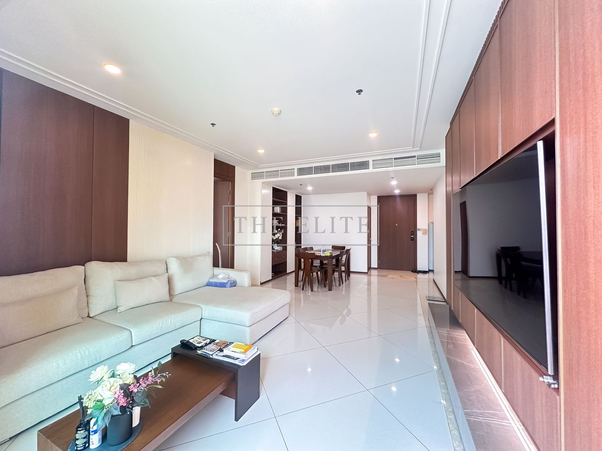 CondoSathorn, Narathiwat : ✨ Luxury Living in the Heart of Sathorn The Empire Place, beautiful room, good condition. Ready to move in immediately 💖