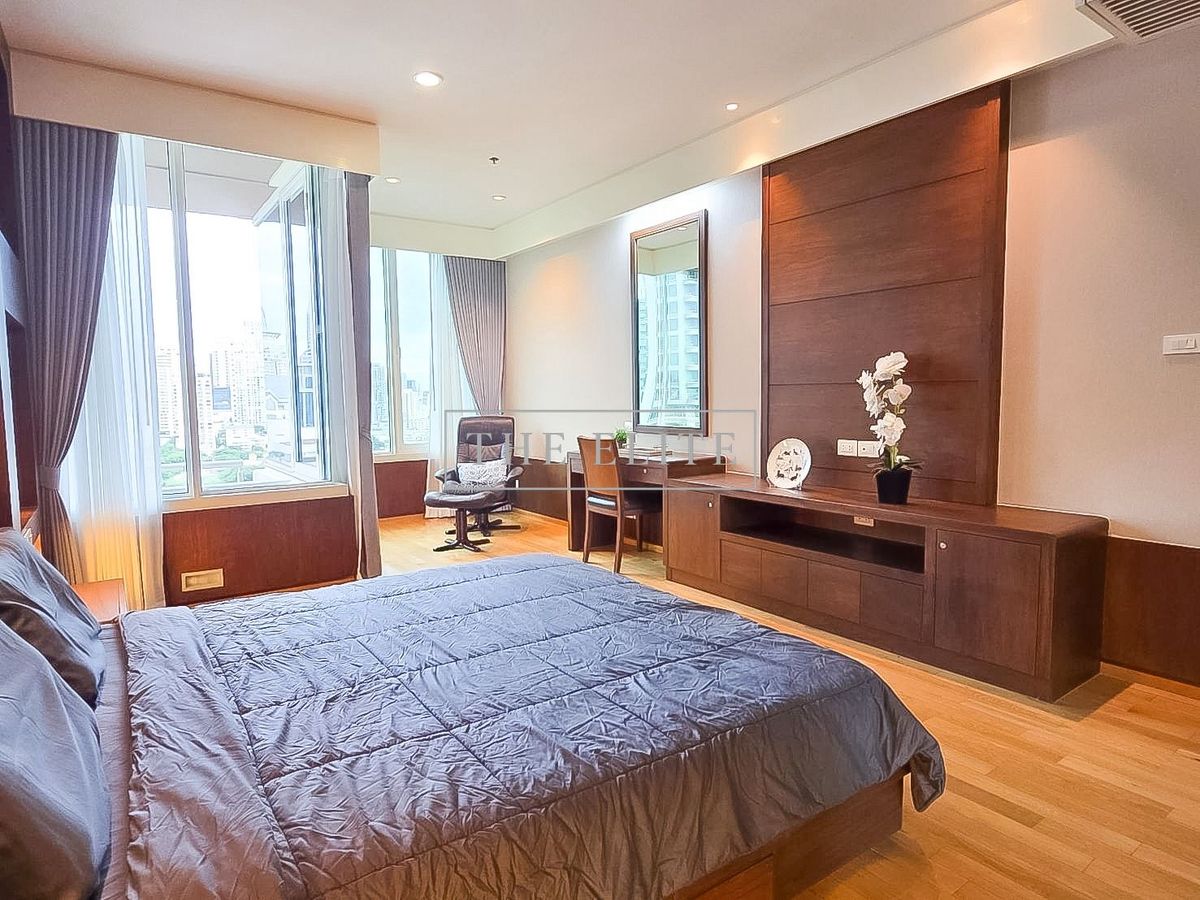 For SaleCondoSathorn, Narathiwat : ✨ Big room, fully decorated, all in one place, The Empire Place Sathorn, very good location. City view in the heart of the CBD, ready to occupy 💯