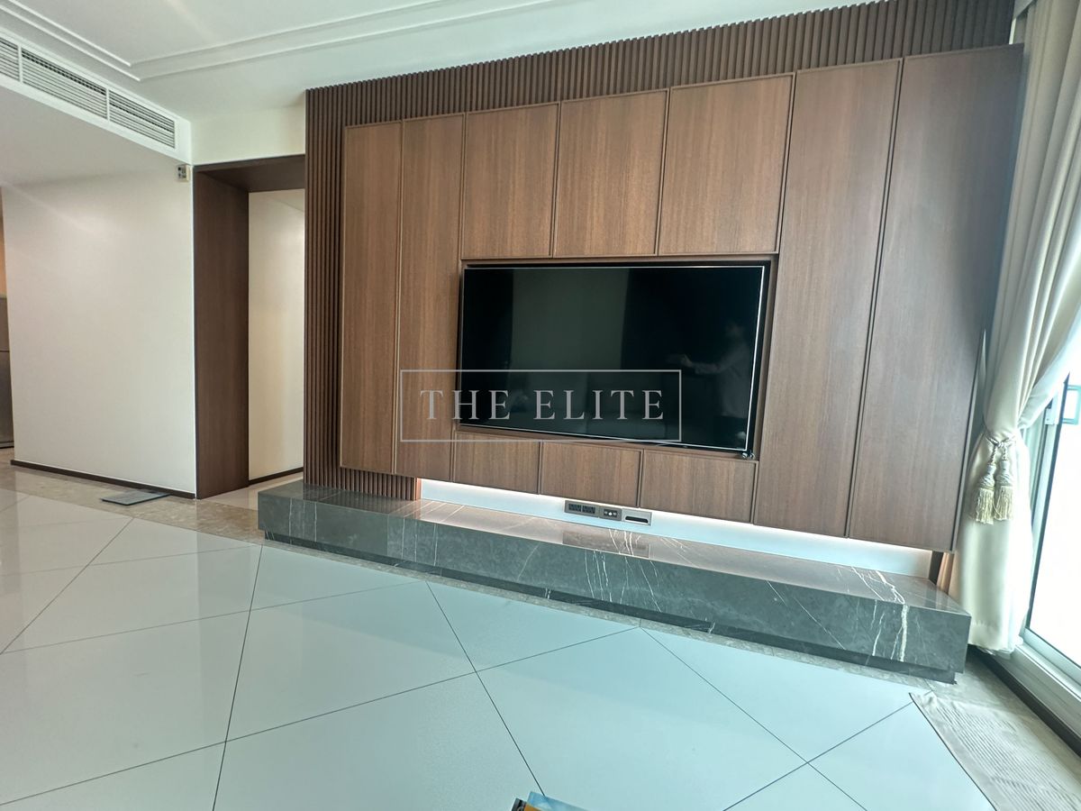 CondoSathorn, Narathiwat : ✨ Luxury Living in the Heart of Sathorn The Empire Place, beautiful room, good condition. Ready to move in immediately 💖