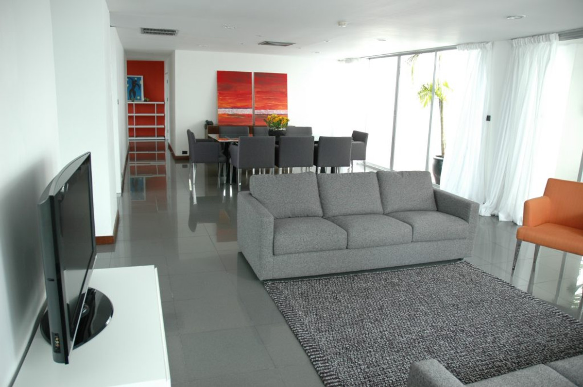ให้เช่าสีลม ศาลาแดง บางรัก : Pet-friendly Apartment : Saint Louisfor Rent 3 Bed 3 Baht , Size : 270 sqm, 75000 THB per month