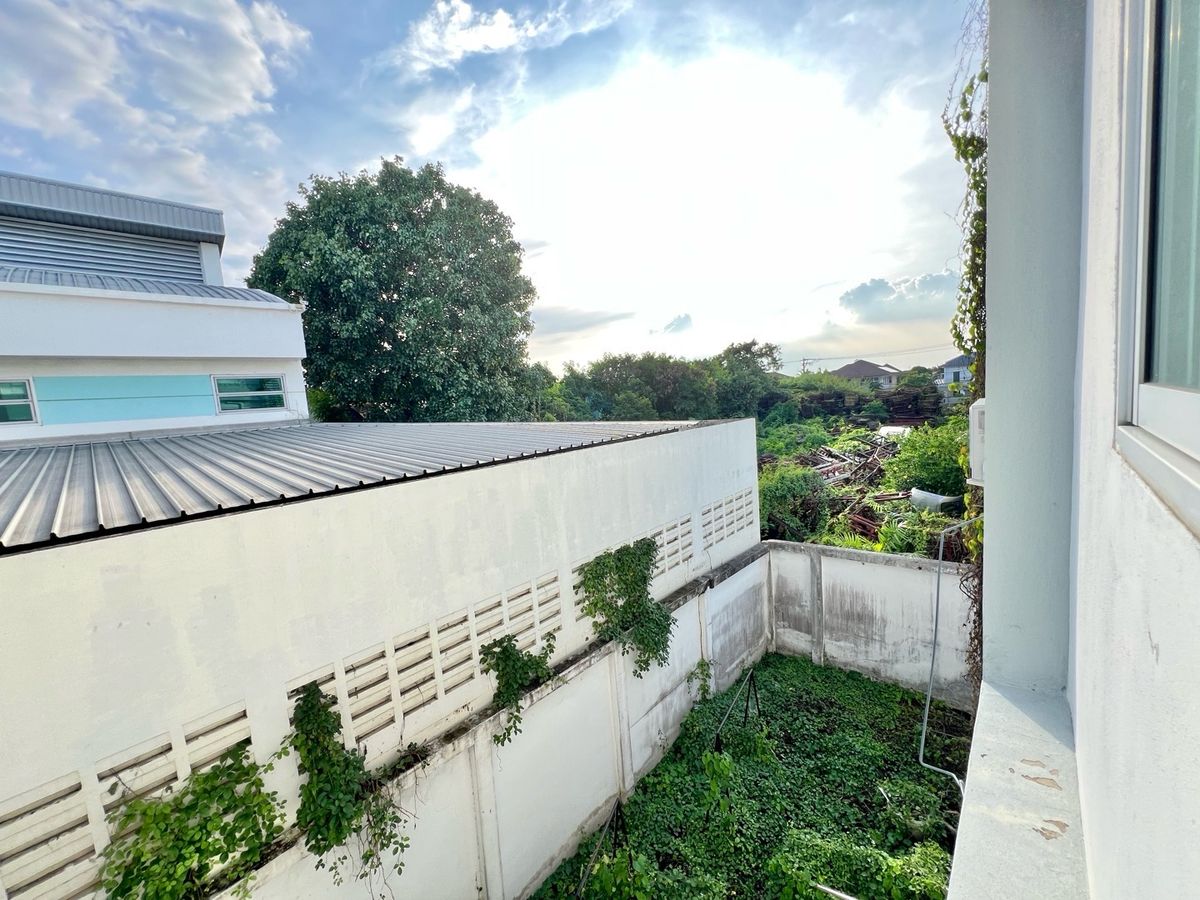 ขายอาคารพาณิชย์บางนา แบริ่ง ลาซาล : ขายถูกอาคารพาณิชย์ 2 คูหา 4 ชั้น 70 ตารางวา ใกล้ BTS แบริ่ง ทำเลดี เดินทางสะดวกหลายเส้นทาง