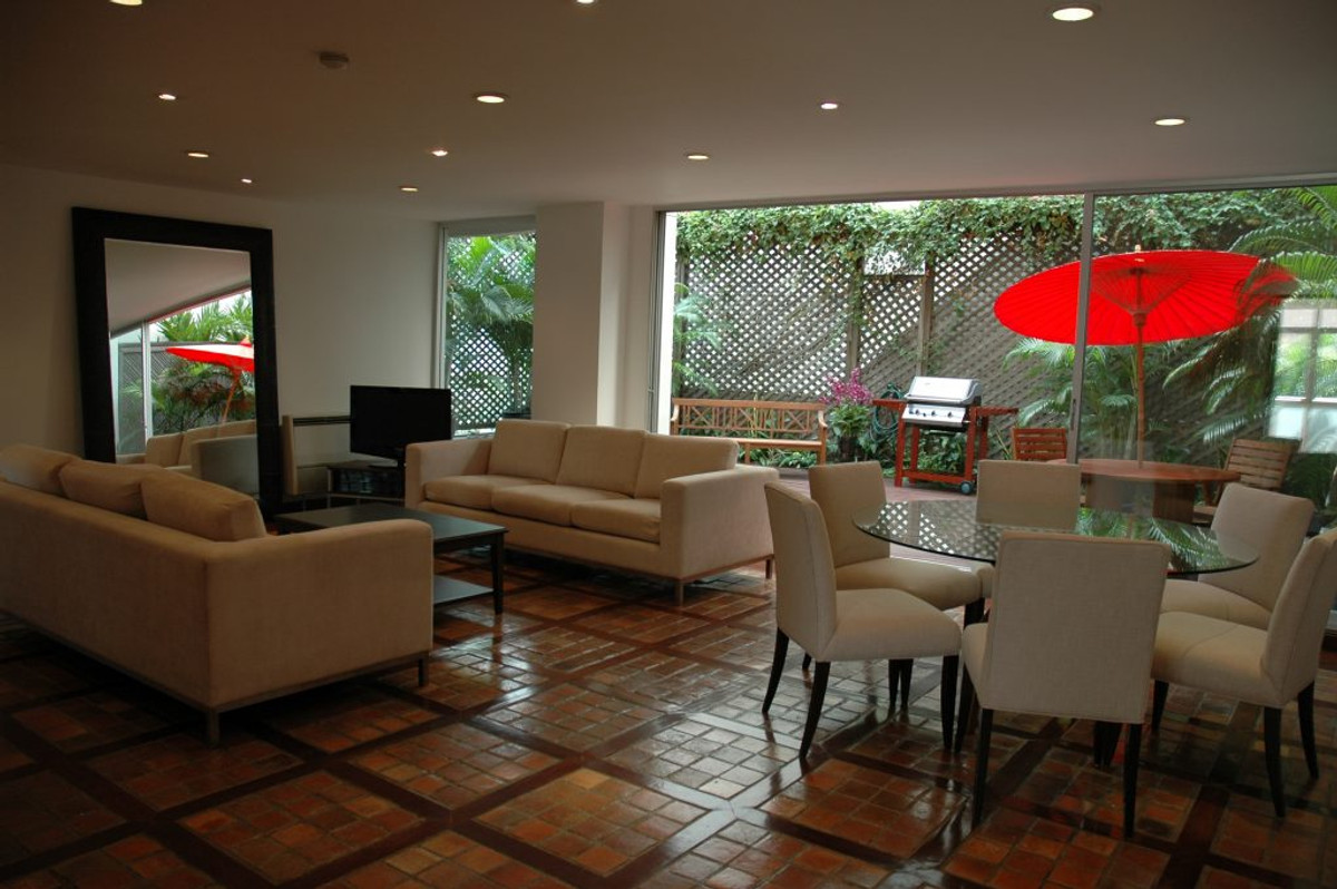 ให้เช่าสีลม ศาลาแดง บางรัก : Pet-friendly Apartment : Saint Louisfor Rent 3 Bed 3 Baht , Size : 270 sqm, 75000 THB per month