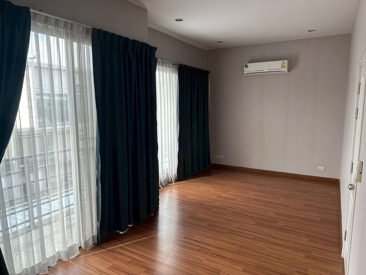 ขายบ้านลาดกระบัง สุวรรณภูมิ : วี ทู อ่อนนุช - พระราม 9 / 4 ห้องนอน (ขาย), We 2 Onnut - Rama 9 / 4 Bedrooms (FOR SALE) FON242