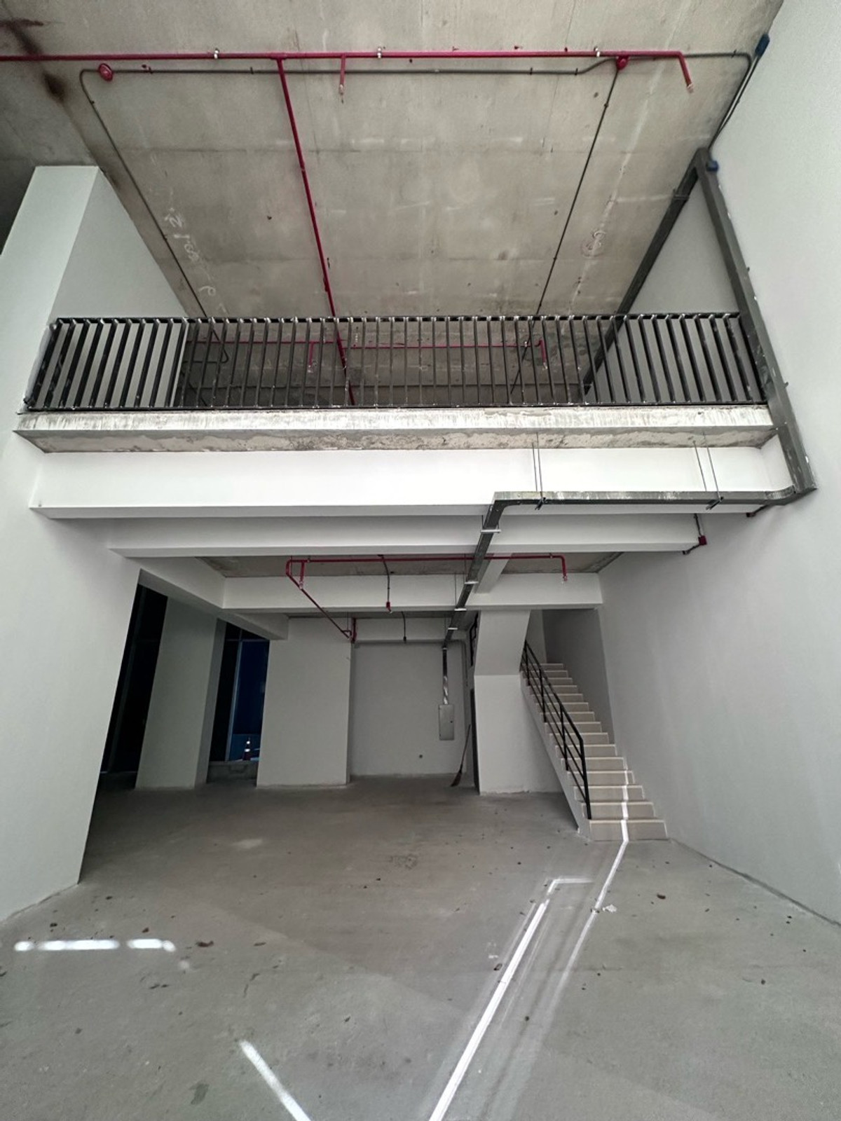 ขายร้านค้า/ตลาดนัดอ่อนนุช อุดมสุข : ขาย Shop Commercial Unit หน้าคอนโด IDEO Sukhumvit Rama 4 | 252.28 ตร.ม | 2 ชั้น | 082-4499822 แพรวา