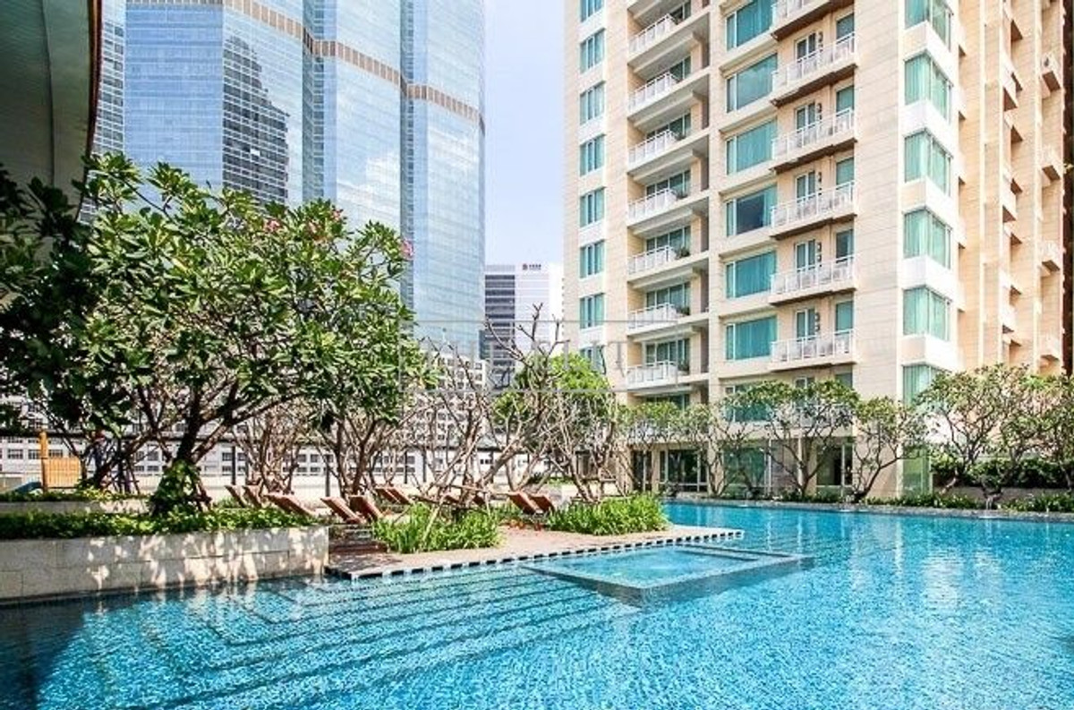 ให้เช่าคอนโดสาทร นราธิวาส : ✨ Rare Unit Alert! ห้องใหญ่ วิวโล่งสุดใจ ชั้นสูง วิว CBD สาทรเต็มตา ราคาดีสุดในโซนนี้ 💯