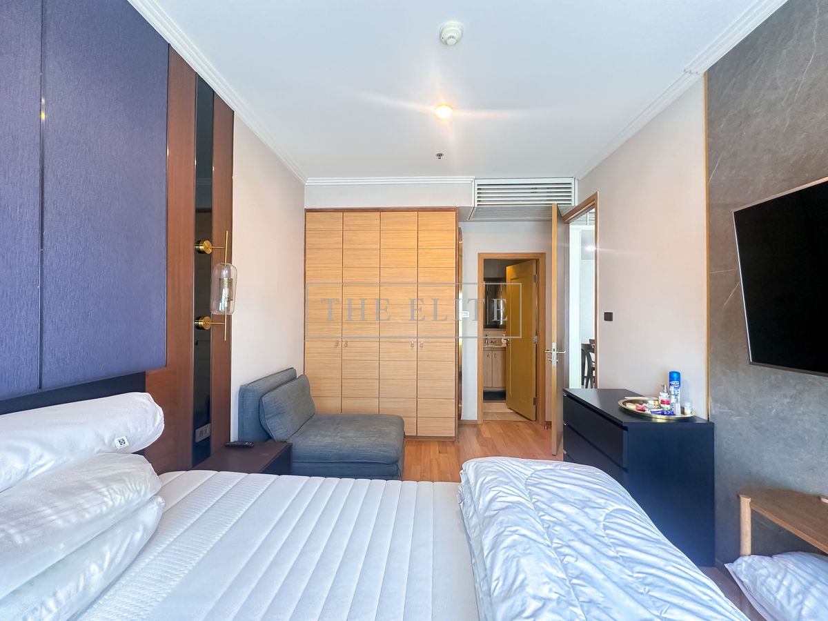 CondoSathorn, Narathiwat : ✨ Luxury Living in the Heart of Sathorn The Empire Place, beautiful room, good condition. Ready to move in immediately 💖