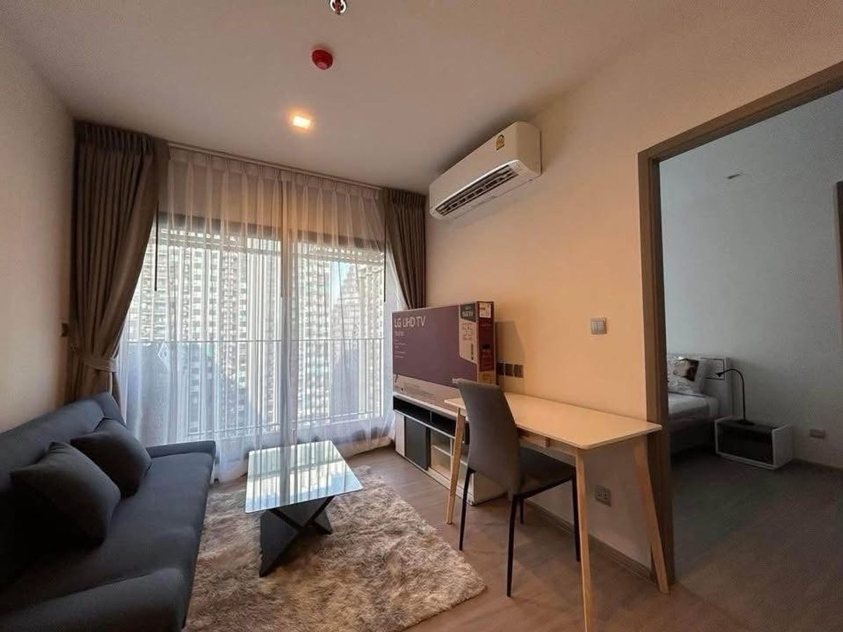 ให้เช่าคอนโดพระราม 9 เพชรบุรีตัดใหม่ RCA : Life asoke hpye /1 bedroom 33sqm./ 35 fl./ 24,000