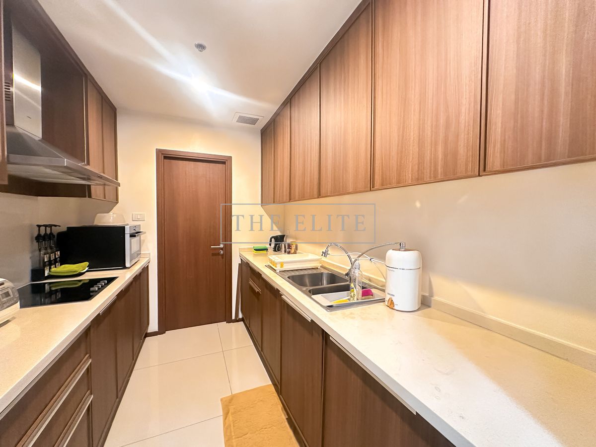 CondoSathorn, Narathiwat : ✨ Luxury Living in the Heart of Sathorn The Empire Place, beautiful room, good condition. Ready to move in immediately 💖