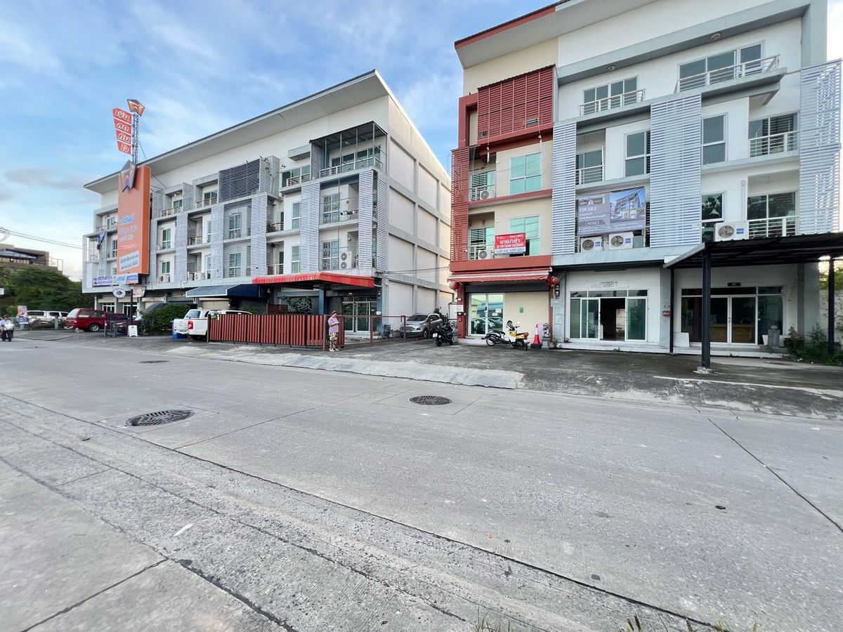 ขายอาคารพาณิชย์บางนา แบริ่ง ลาซาล : ขายถูกอาคารพาณิชย์ 2 คูหา 4 ชั้น 70 ตารางวา ใกล้ BTS แบริ่ง ทำเลดี เดินทางสะดวกหลายเส้นทาง