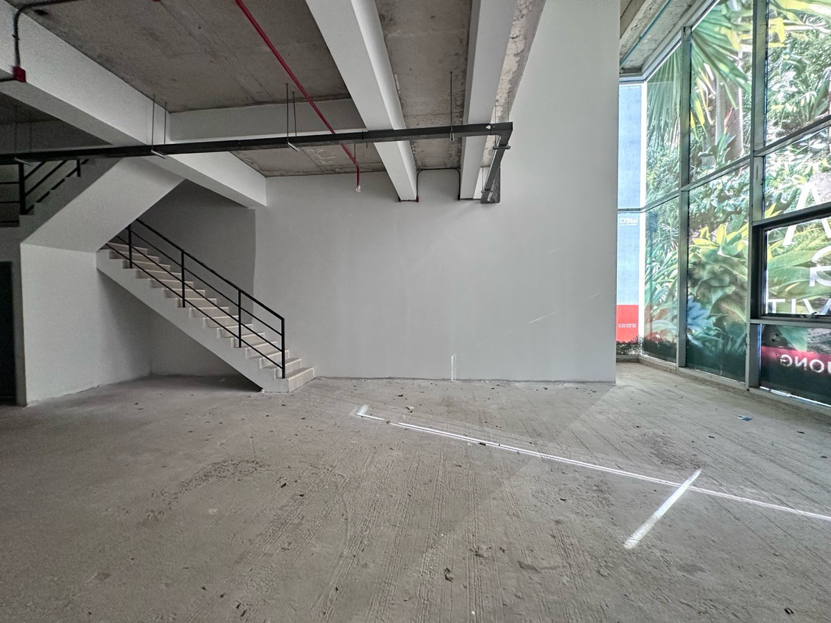 For SaleRetail SpaceOnnut, Udomsuk : Shop Commercial Unit for sale in front of IDEO Sukhumvit Rama 4 Condo | 252.28 sq m | 2 floors | 082-4499822 Praewa