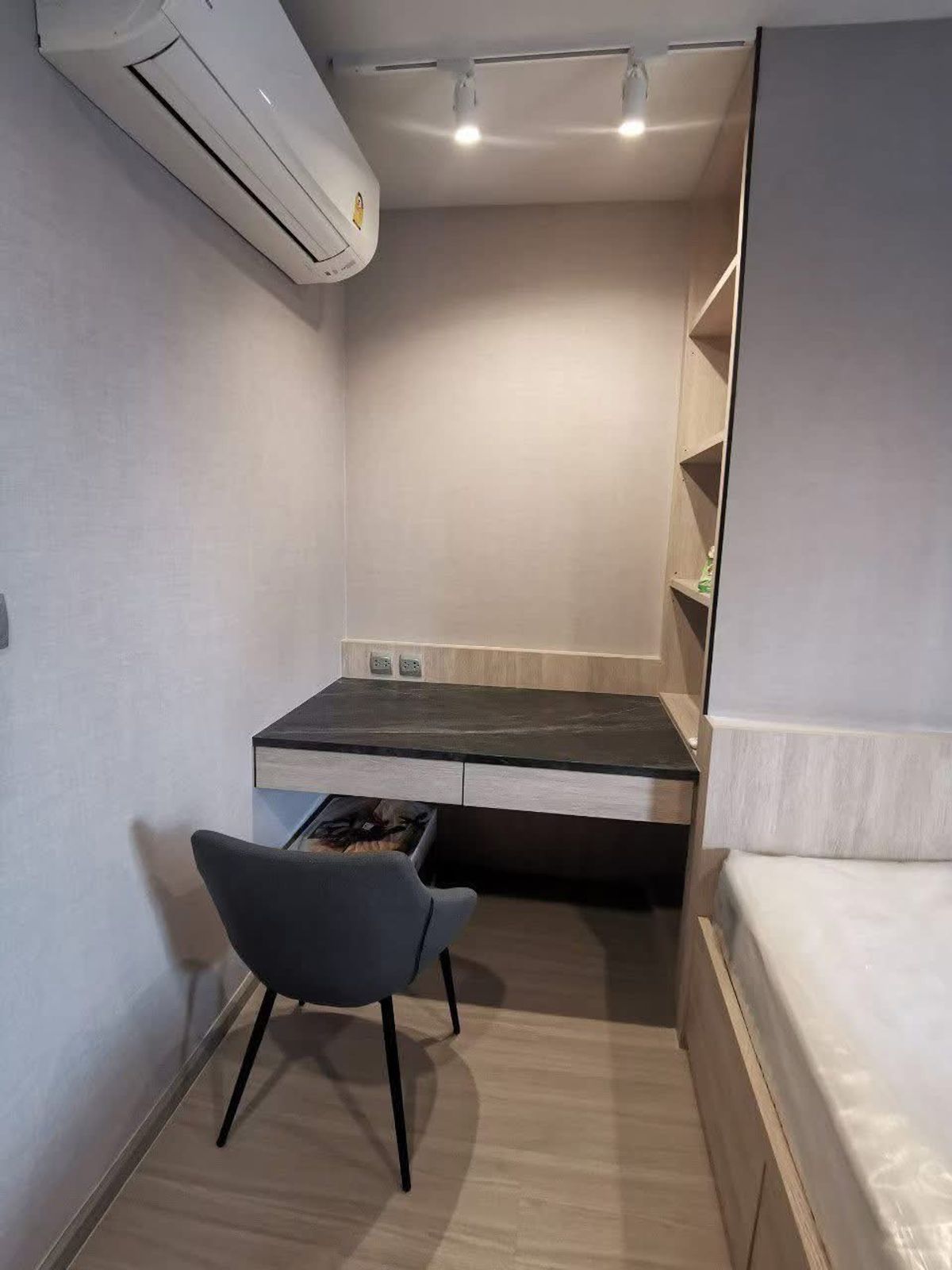 For RentCondoLadprao, Central Ladprao : For rent 🔥 Life Ladprao 🔥 near BTS Ha Yaek Lat Phrao, fully furnished and equipped with appliances