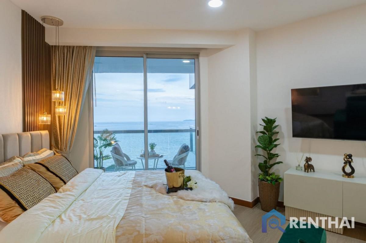 For SaleCondoPattaya, Bangsaen, Chonburi : Exclusive High Floor Studio at The Palm Pattaya