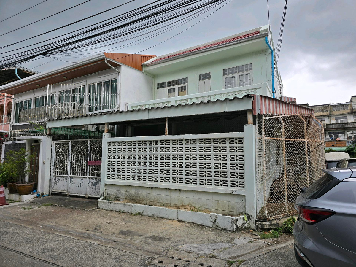 ขายทาวน์โฮมโชคชัย4 ลาดพร้าว71 : บ้าน2ชั้น ใกล้รถไฟฟ้า MRT โชคชัย 4