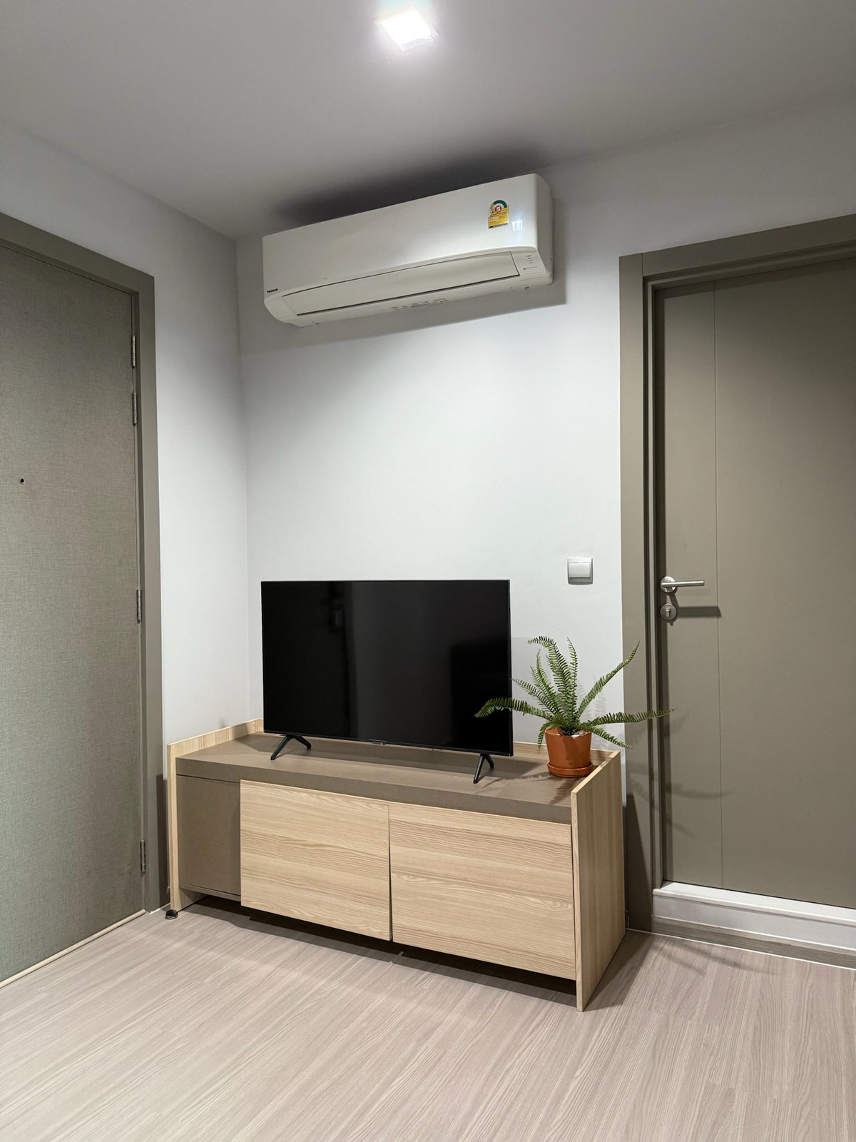 ขายคอนโดพระราม 9 เพชรบุรีตัดใหม่ RCA : Life Asoke - Rama 9 / 1 Bedroom (FOR SALE), ไลฟ์ อโศก - พระราม 9 / 1 ห้องนอน (ขาย) TARN191 