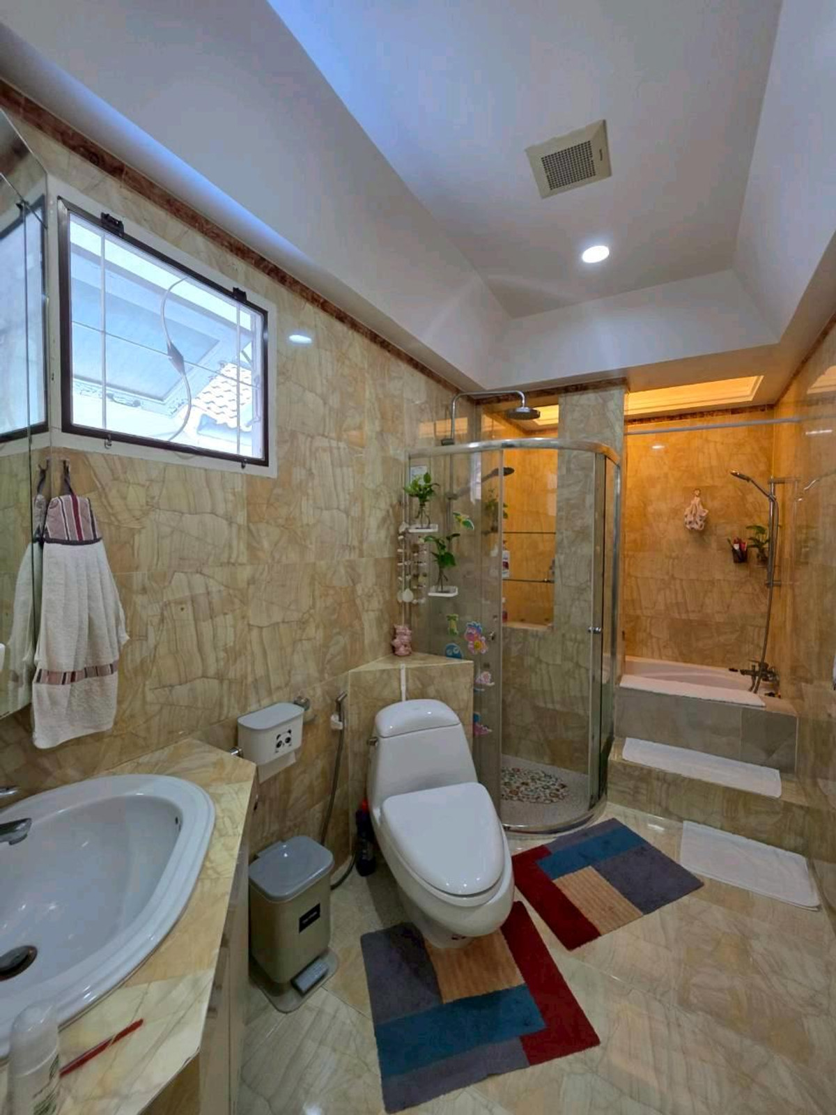 ขายบ้านโชคชัย4 ลาดพร้าว71 : 🔥 ขายด่วนลดถูก! บ้านเดี่ยวหรูพร้อมอยู่ 70ตรว. ลาดพร้าว80 เชื่อม กับถ.รัชดาภิเษก 4ห้องนอน 4ห้องน้ำ สอบถามเพิ่มเติม 📞099 415 2664