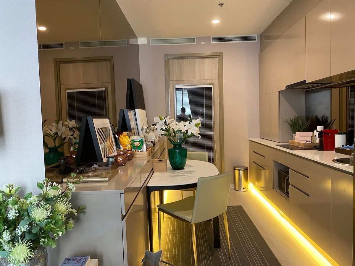 For RentCondoWitthayu, Chidlom, Langsuan, Ploenchit : 🌈Noble Ploenchit | Luxury 2-Bedroom Condo for Rent - Connect to BTS Ploenchit via skywalk✨Close to Central Embassy, Central Chidlom, and Lumpini Park🌿