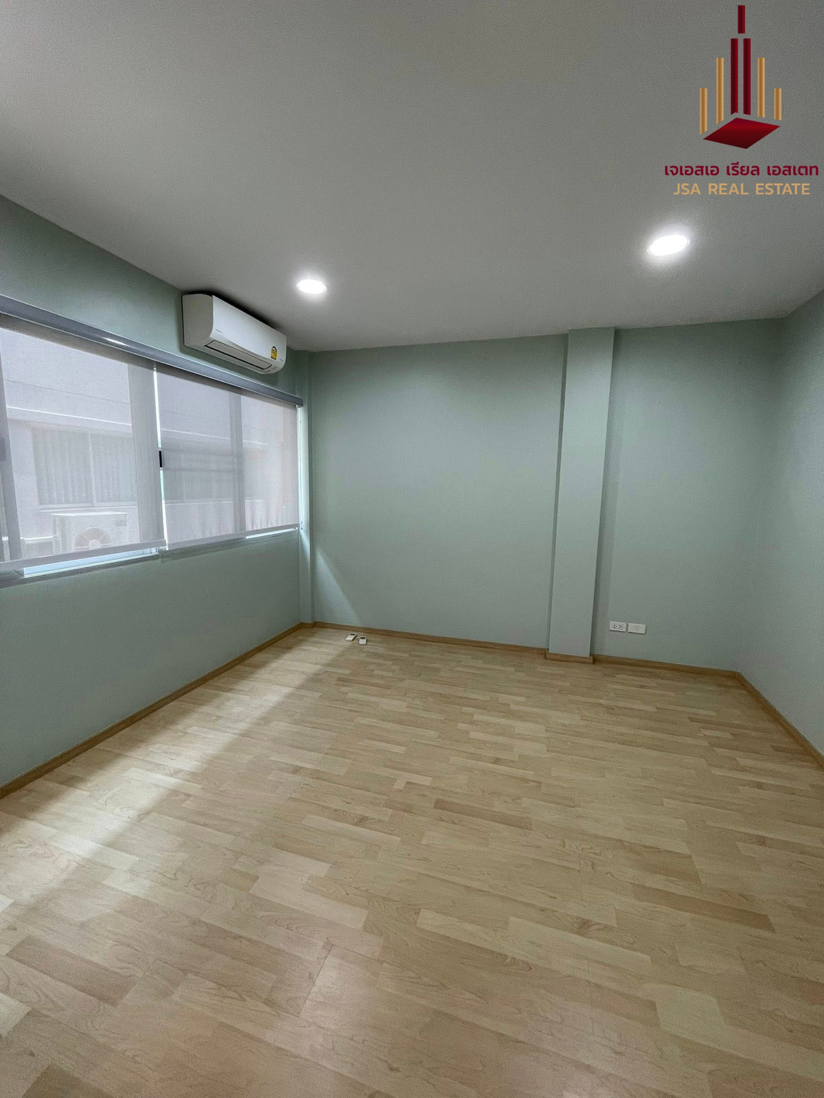 For RentTownhomePattanakan, Srinakarin : ✨ For Rent: NOBLE CUBE PATTANAKARN ✨ 💰 Only 45,000 THB/month