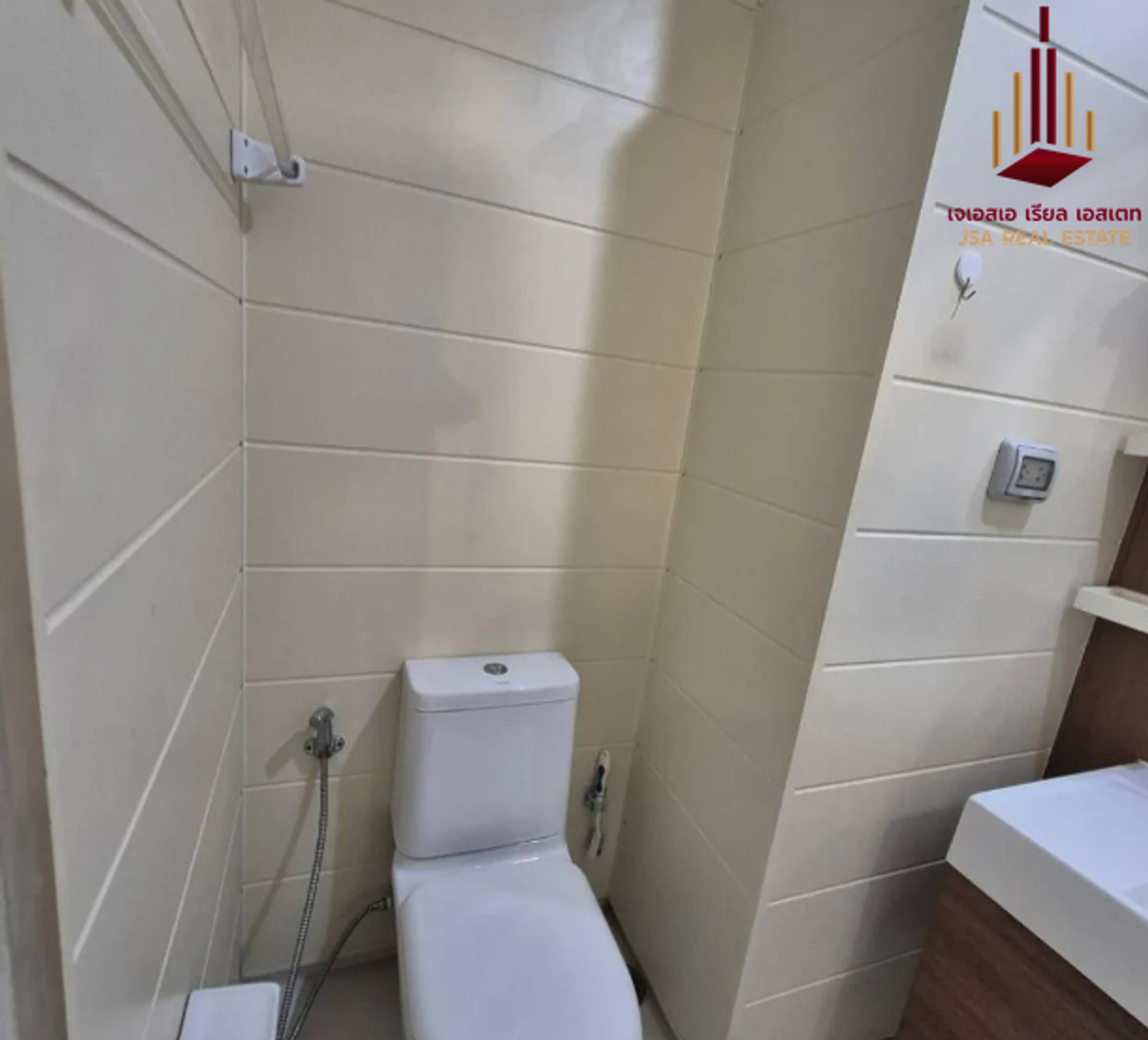 For SaleCondoWongwianyai, Charoennakor : ✨ For Sale: Q House Sathorn Condo ✨ 💰 Only 3,300,000 THB