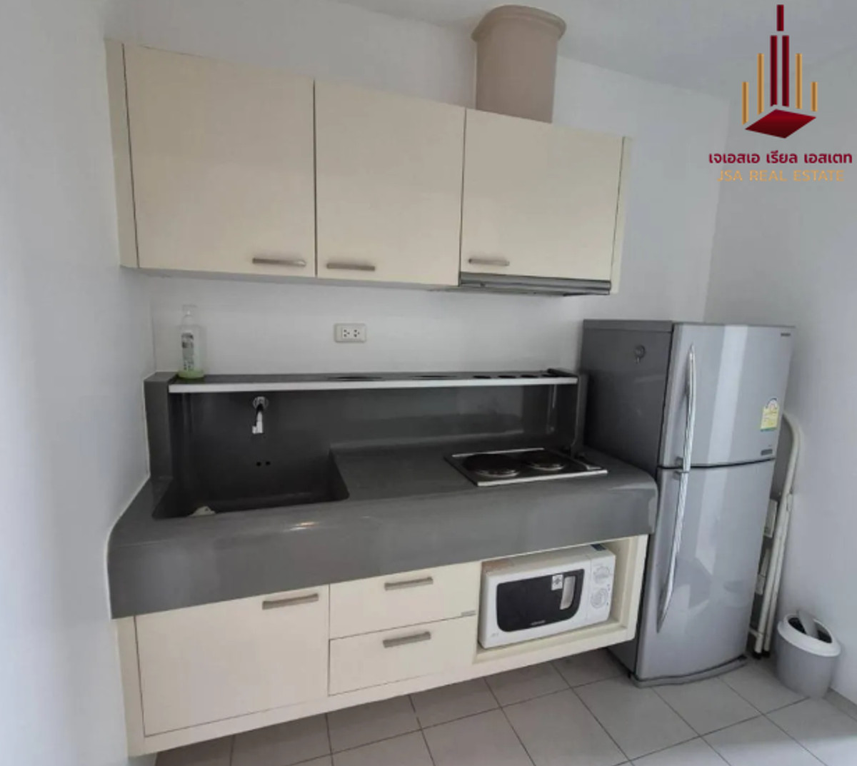 For SaleCondoWongwianyai, Charoennakor : ✨ For Sale: Q House Sathorn Condo ✨ 💰 Only 3,300,000 THB