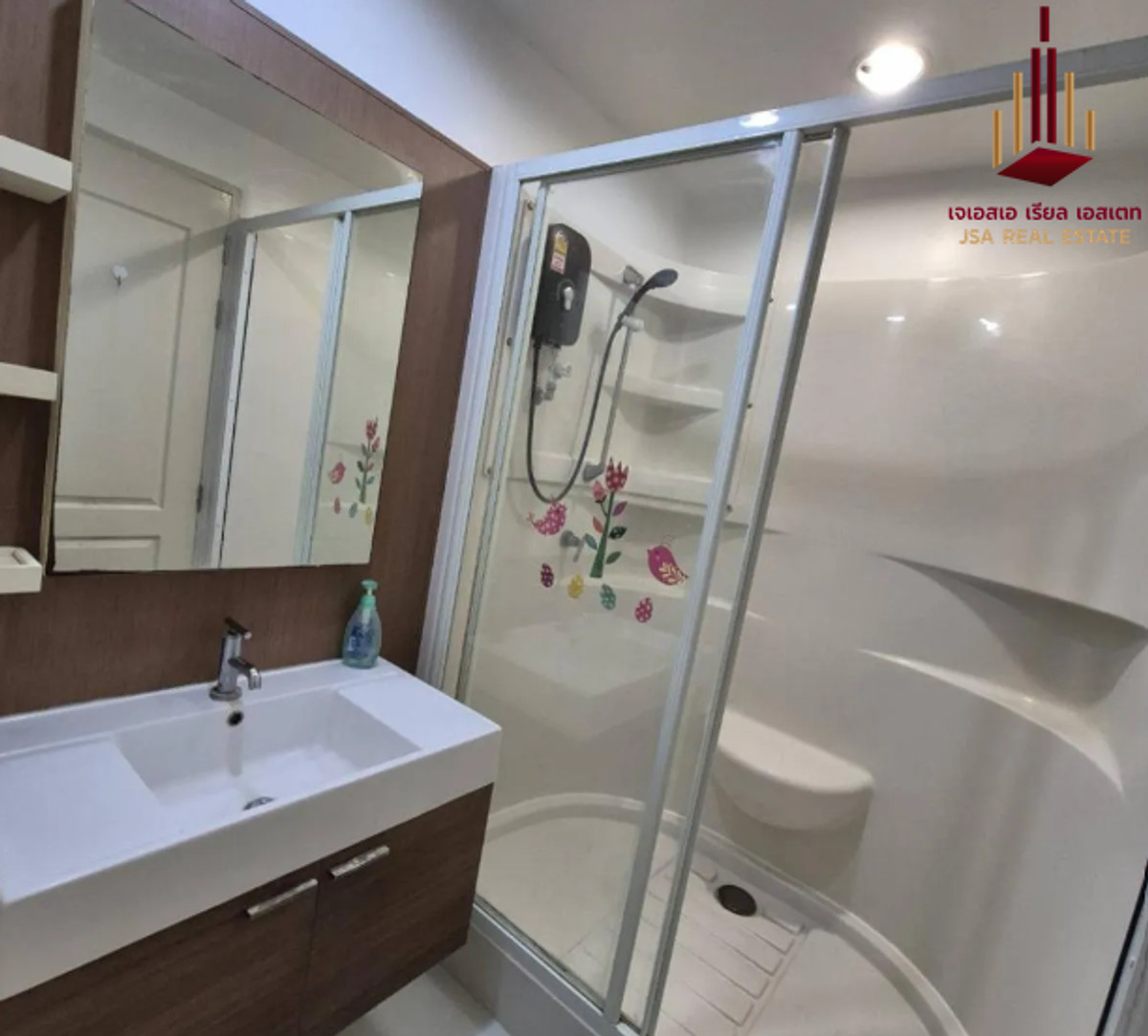 For SaleCondoWongwianyai, Charoennakor : ✨ For Sale: Q House Sathorn Condo ✨ 💰 Only 3,300,000 THB