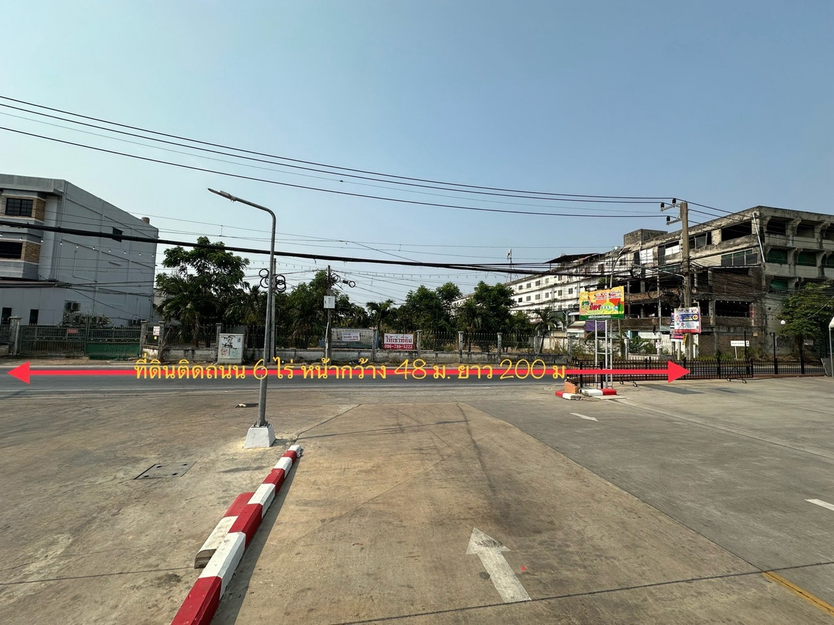 For RentLandPathum Thani,Rangsit, Thammasat : Land for rent, 9600 Sq.m. /6 rai, good location next to the main road, Lam Luk Ka Municipality. Near Nimit Mai Road, Lam Luk Ka District, Khlong 7, Pathum Thani, near the new housing development community.