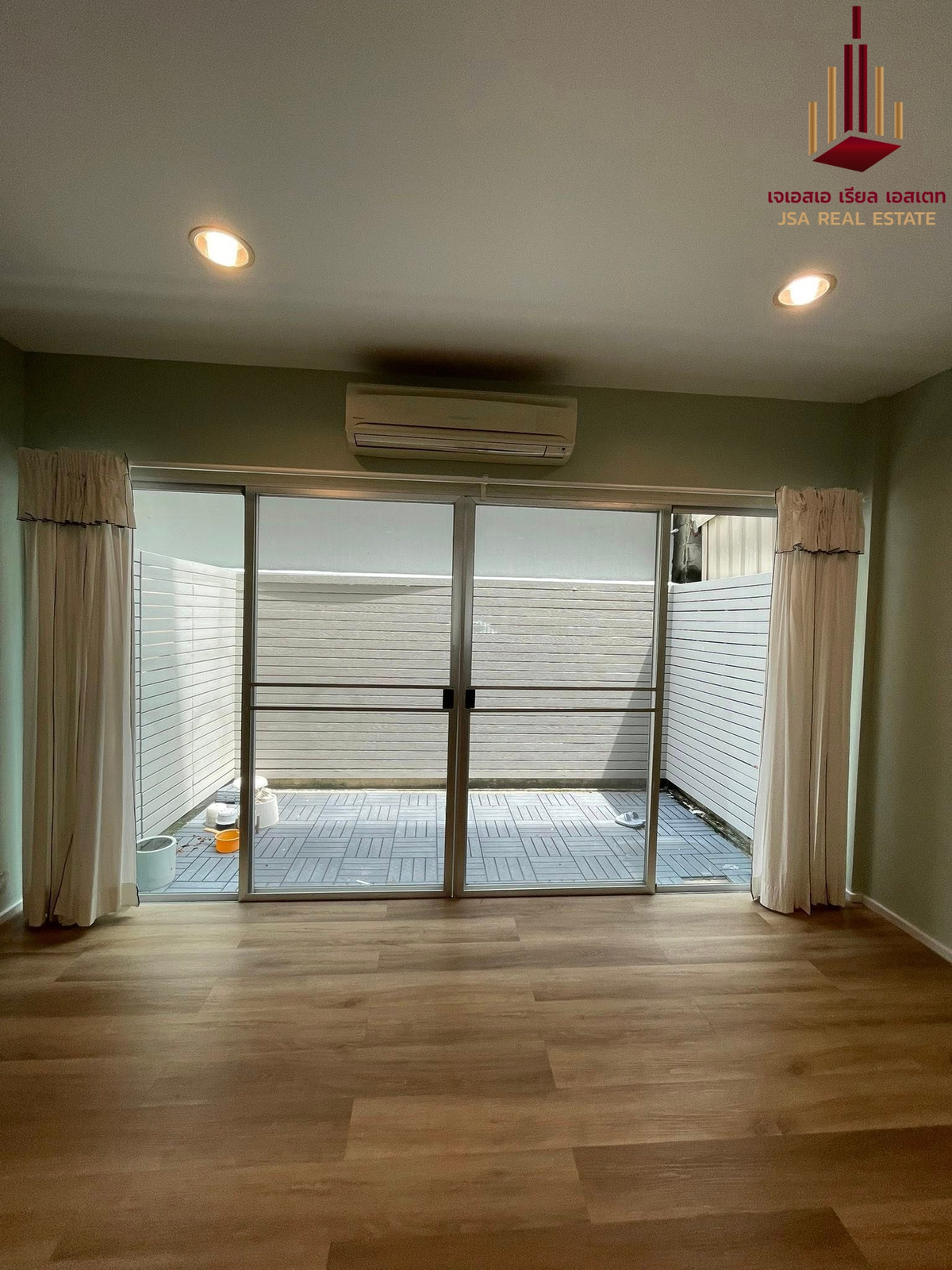 For RentTownhomePattanakan, Srinakarin : ✨ For Rent: NOBLE CUBE PATTANAKARN ✨ 💰 Only 45,000 THB/month