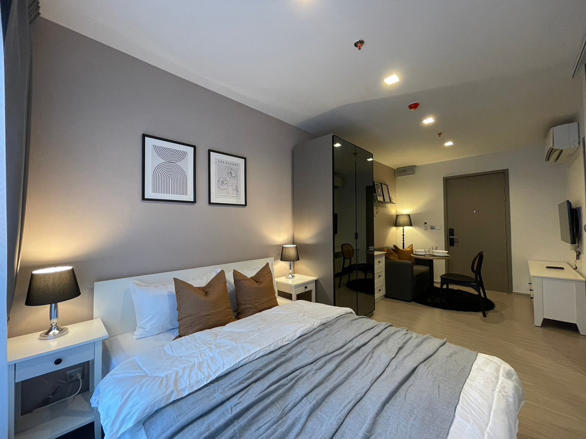 For RentCondoRama9, Petchburi, RCA : Best price in Life Asoke Hype, high floor, beautiful view, ready to move in, near BTS Rama 9, special price 25,000 baht/month, cheapest in the project. Hurry and reserve before good rooms like this run out!