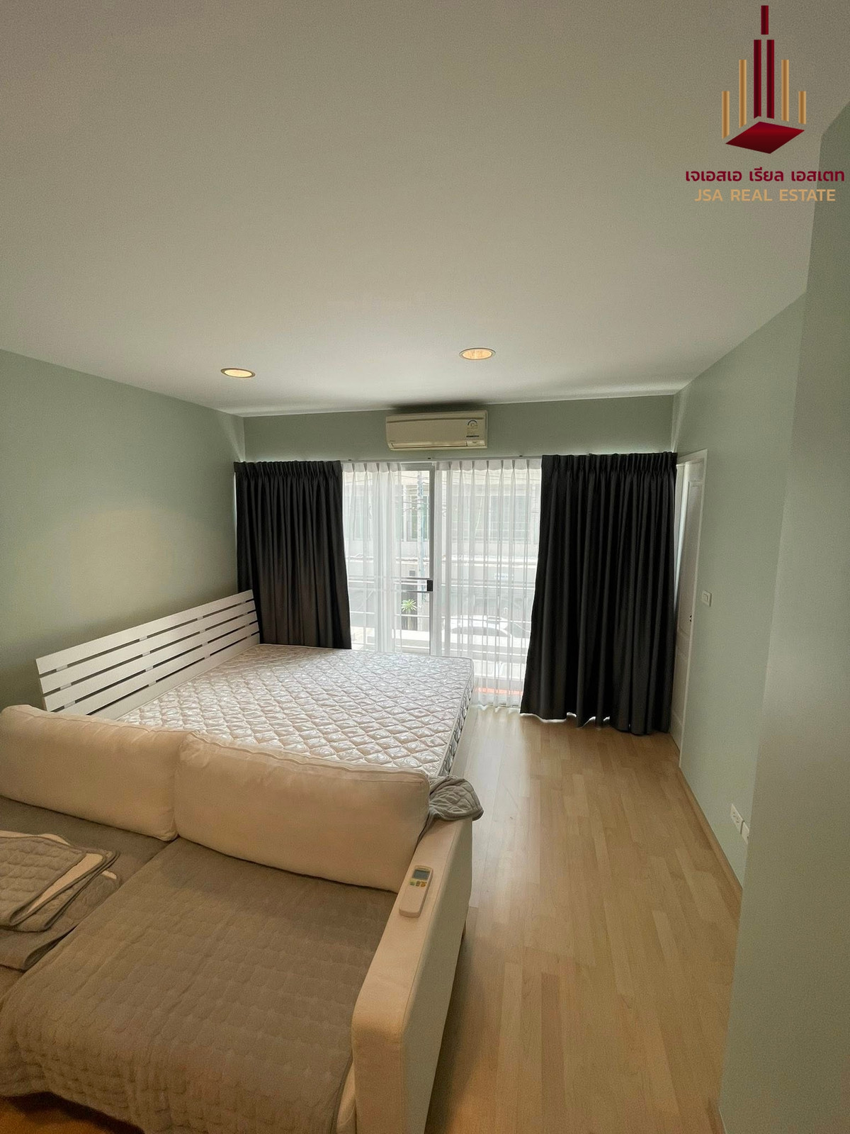 For RentTownhomePattanakan, Srinakarin : ✨ For Rent: NOBLE CUBE PATTANAKARN ✨ 💰 Only 45,000 THB/month