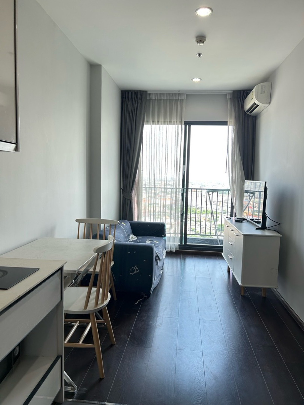 For RentCondoSukhumvit, Asoke, Thonglor : Condo for rent C Ekkamai, high floor room, nice view, fully furnished. Ready to move in