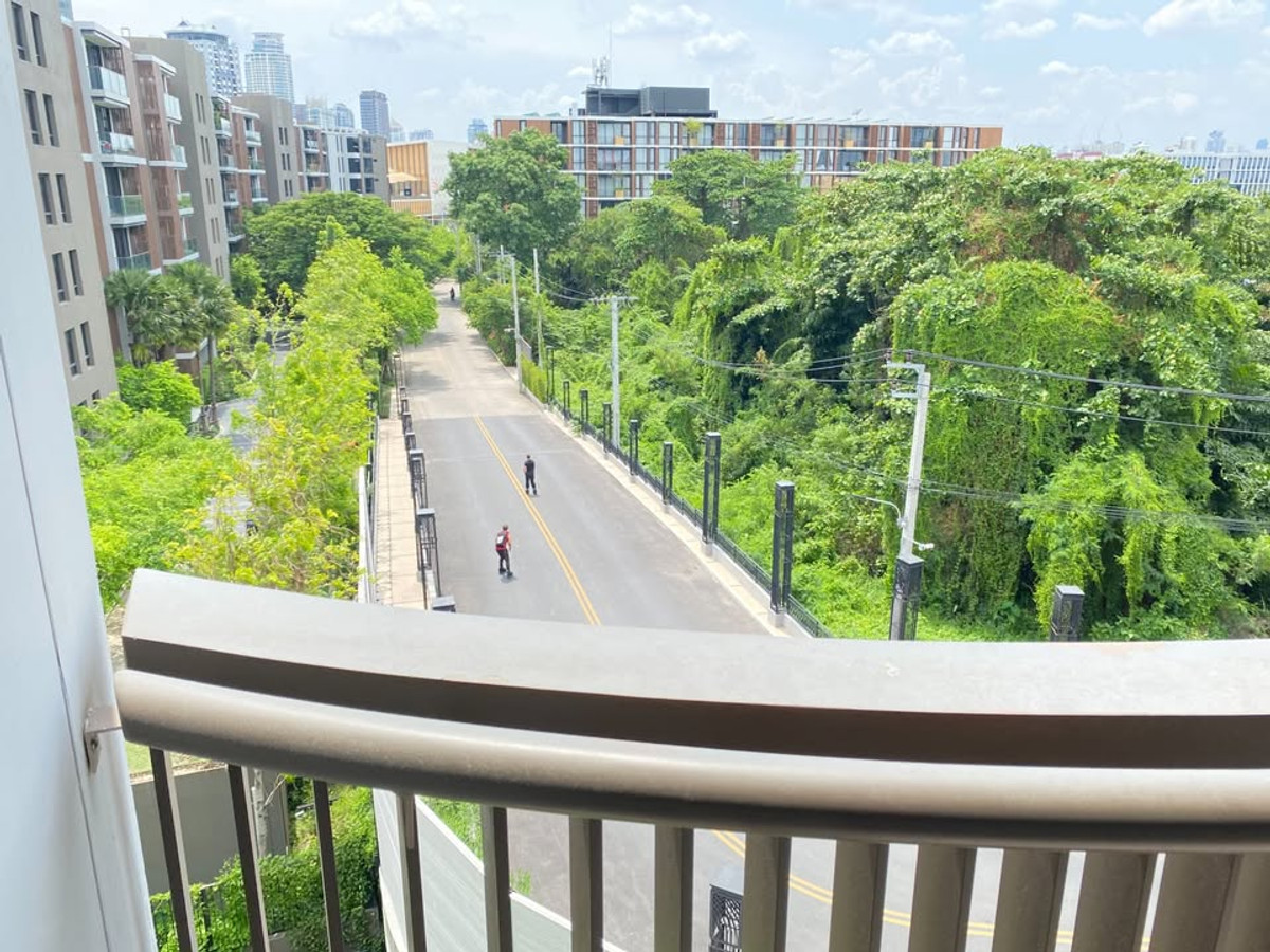 For RentCondoOnnut, Udomsuk : Empty room, decorated with very beautiful built-ins, beautiful garden view, for rent, 1 bedroom, 1 bathroom, Kawa Haus Onnut 77 Kawa Haus Onnut 77