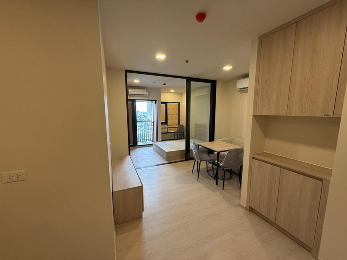 For SaleCondoWongwianyai, Charoennakor : Modern 1-bedroom Condo for Sale, High floor, Chao Phraya River view, Near ICONSIAM