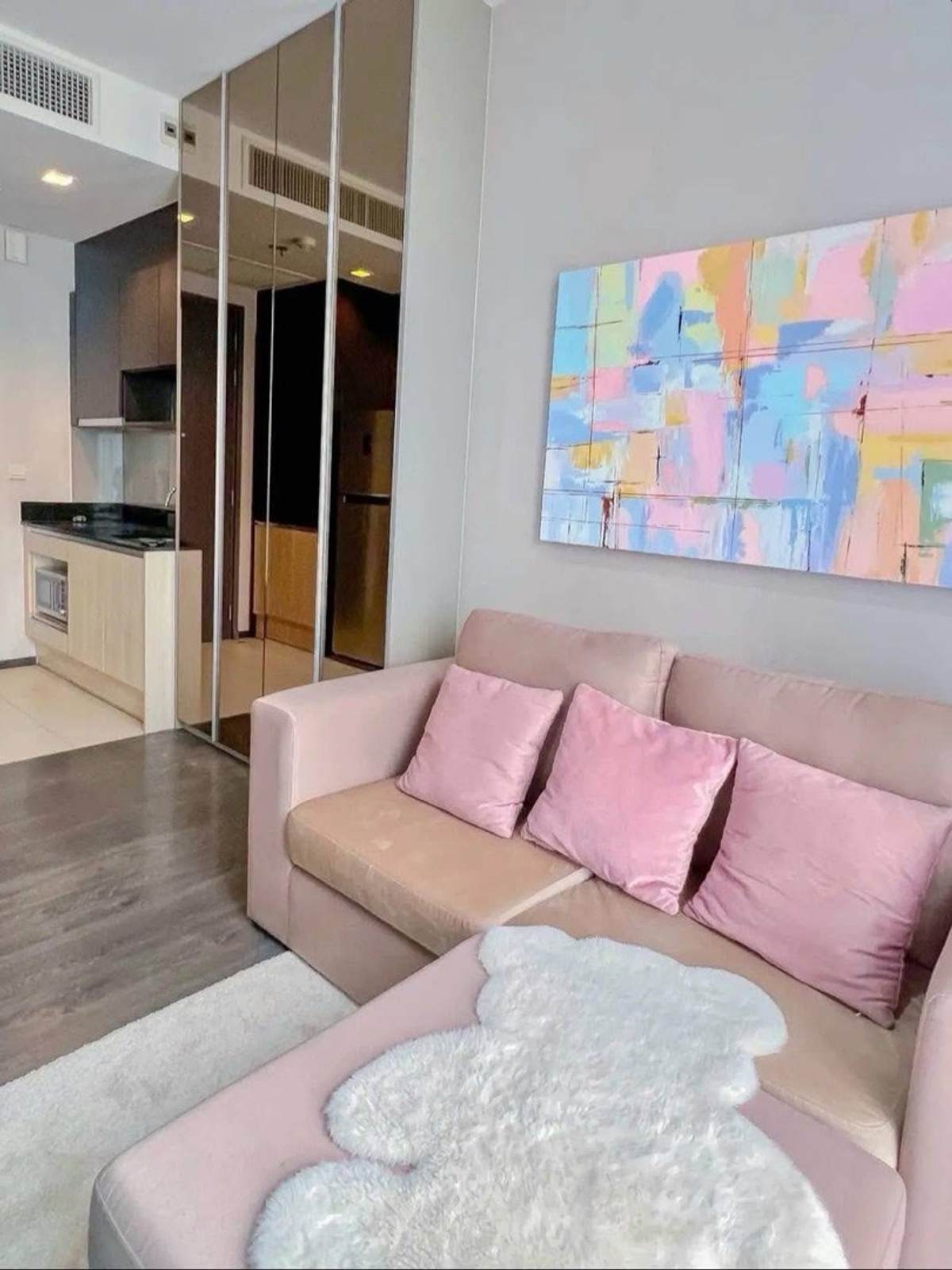 For RentCondoSukhumvit, Asoke, Thonglor : The Edge Sukhumvit 23 💗
Luxury high-rise just 200 m from BTS Asoke 🚶✨
