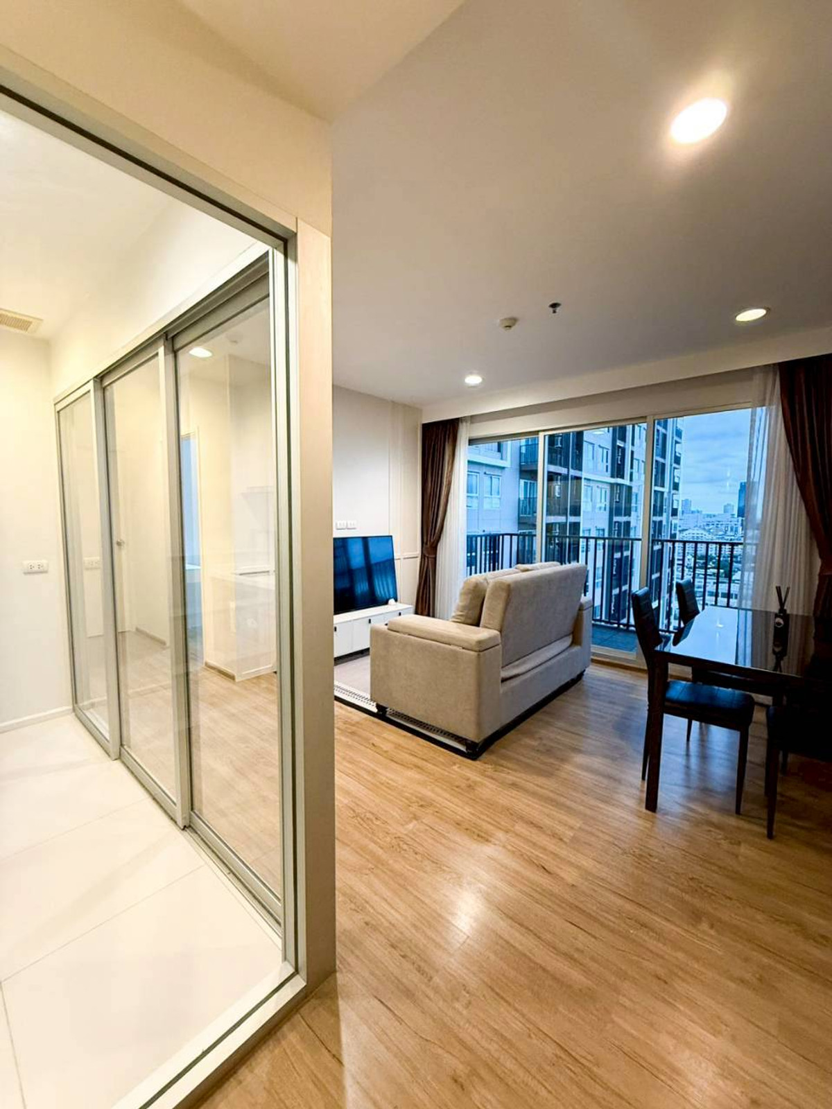 ให้เช่าคอนโดสาทร นราธิวาส : ให้เช่า 2ห้องนอน 2ห้องน้ำ Fuse Chan - Sathorn (ฟิวส์ จันทน์ - สาทร)