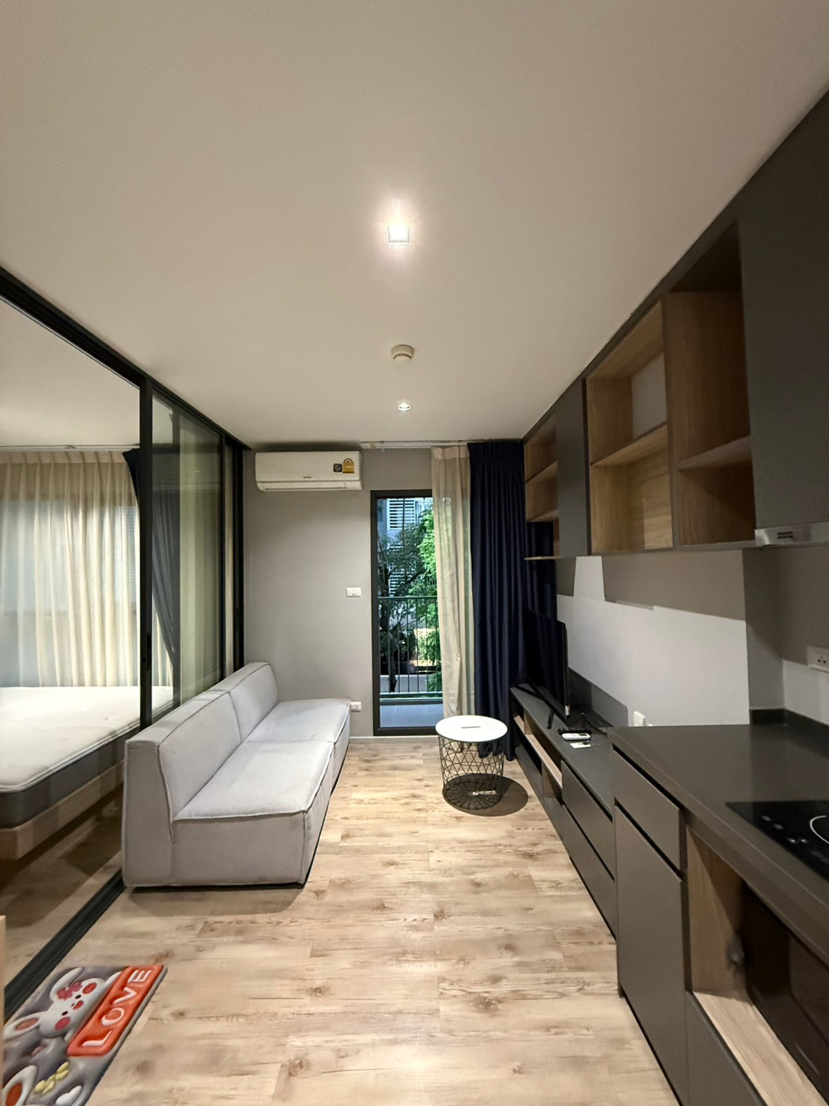 For SaleCondoBangna, Bearing, Lasalle : Condo for sale, Aspen Lasalle, beautiful room, complete with electrical appliances, furniture.