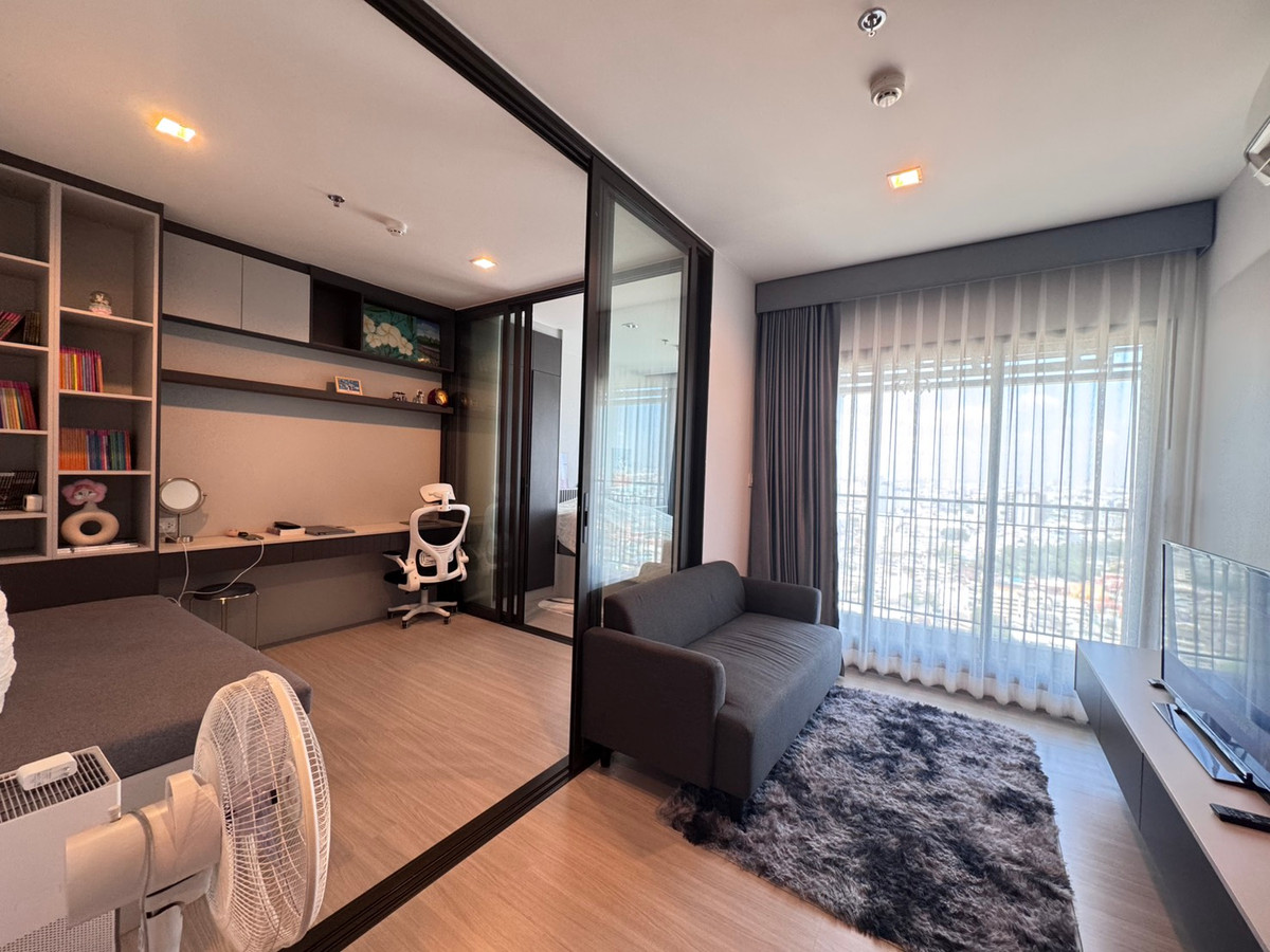 ขายคอนโดท่าพระ ตลาดพลู วุฒากาศ : ขายด่วน Life Sathorn Sierra 1 bedroom + 1 workingroom ห้องสวย วิวโล่ง นัดชมได้ครับ