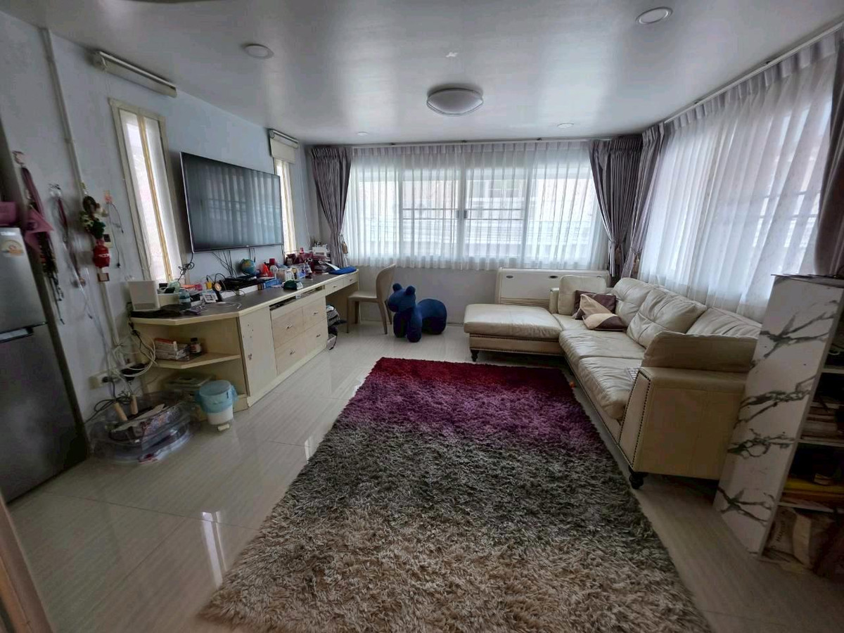 ขายบ้านโชคชัย4 ลาดพร้าว71 : 🔥 ขายด่วนลดถูก! บ้านเดี่ยวหรูพร้อมอยู่ 70ตรว. ลาดพร้าว80 เชื่อม กับถ.รัชดาภิเษก 4ห้องนอน 4ห้องน้ำ สอบถามเพิ่มเติม 📞099 415 2664