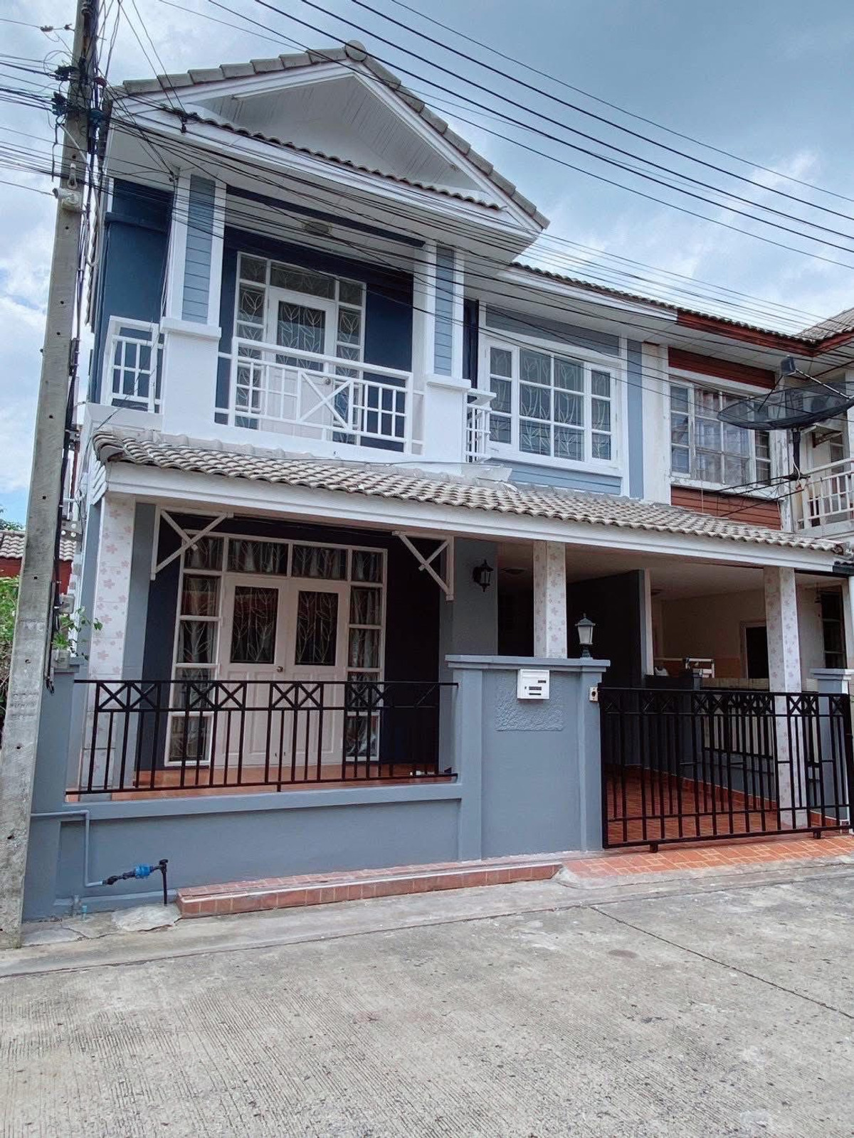 ให้เช่าบ้านปทุมธานี รังสิต ธรรมศาสตร์ : 🏡✨ ให้เช่าทาวน์เฮ้าส์หลังมุม – บ้านฟ้ารังสิต คลอง 2 ✨  S2501-1087