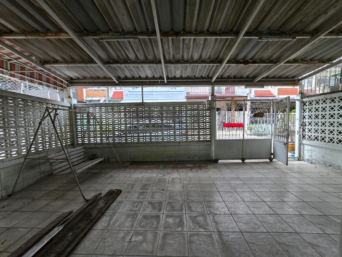 ขายทาวน์โฮมโชคชัย4 ลาดพร้าว71 : บ้าน2ชั้น ใกล้รถไฟฟ้า MRT โชคชัย 4