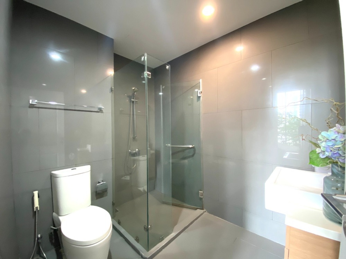 ให้เช่าคอนโดสาทร นราธิวาส : ให้เช่า 🔥 Noble Revo Silom 🔥 เฟอร์นิเจอร์ และ เครื่องใช้ไฟฟ้าครบ ใกล้ BTS สุรศักดิ์