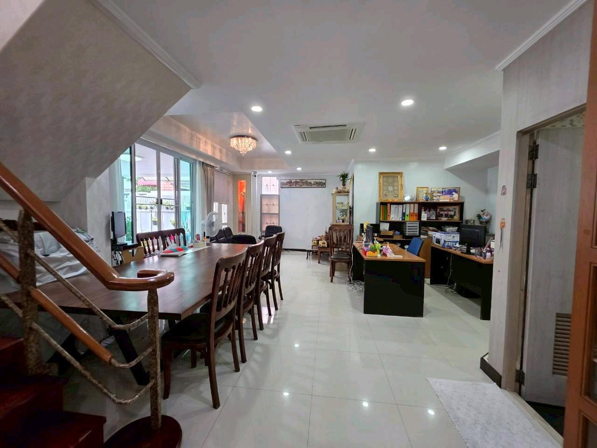 ขายบ้านโชคชัย4 ลาดพร้าว71 : 🔥 ขายด่วนลดถูก! บ้านเดี่ยวหรูพร้อมอยู่ 70ตรว. ลาดพร้าว80 เชื่อม กับถ.รัชดาภิเษก 4ห้องนอน 4ห้องน้ำ สอบถามเพิ่มเติม 📞099 415 2664