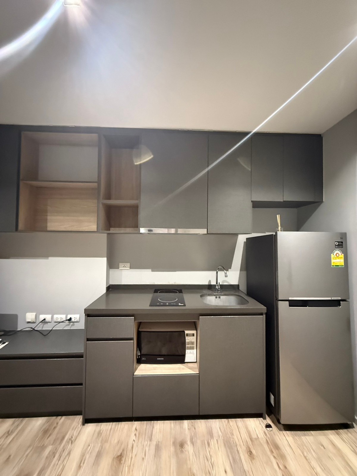 For SaleCondoBangna, Bearing, Lasalle : Condo for sale, Aspen Lasalle, beautiful room, complete with electrical appliances, furniture.