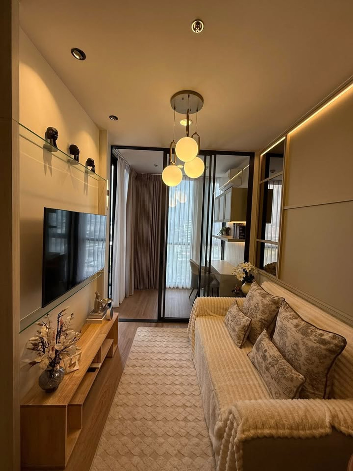 ให้เช่าคอนโดสาทร นราธิวาส : เช่าคอนโด The Issara Sathorn/ดิ อิสสระ สาทร (E6810025)