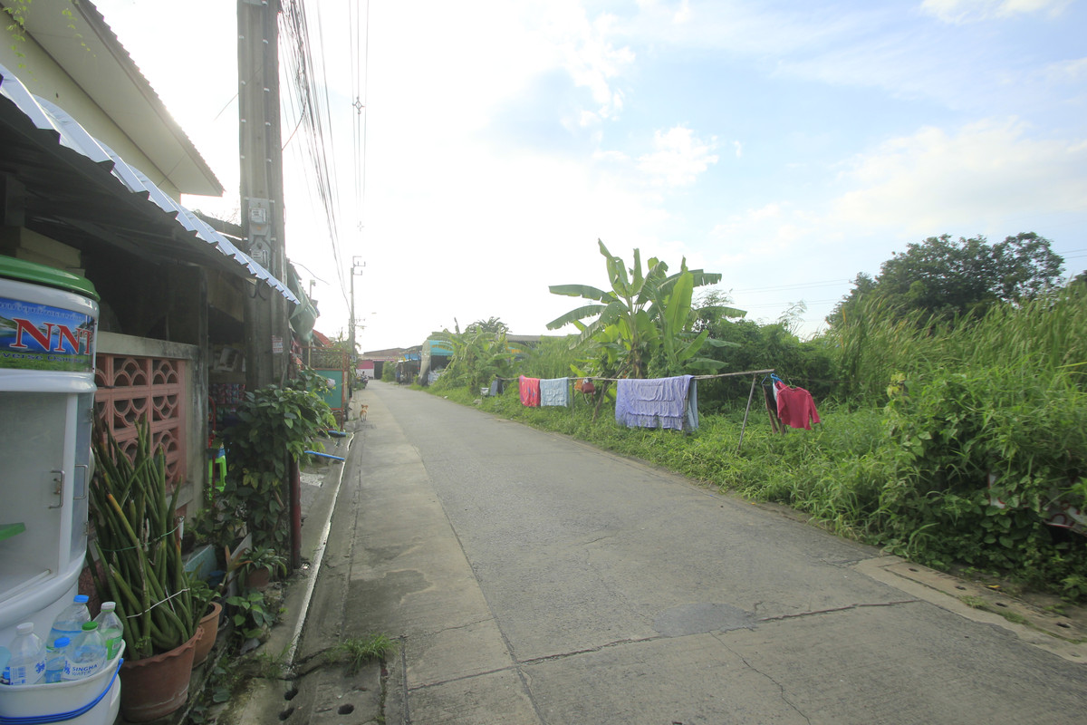 ขายที่ดินบางแค เพชรเกษม : ที่ดินเพชรเกษม69 เลียบคลองภาษีเจริญฝั่งเหนือ สวัสดิการ1แยก5/2  ที่ดิน 285ตารางวา ทำเลดี เหมาะสร้างบ้าน หอพัก โกดังเก็บของ เข้าออกได้หลายทาง ราคาถูก 