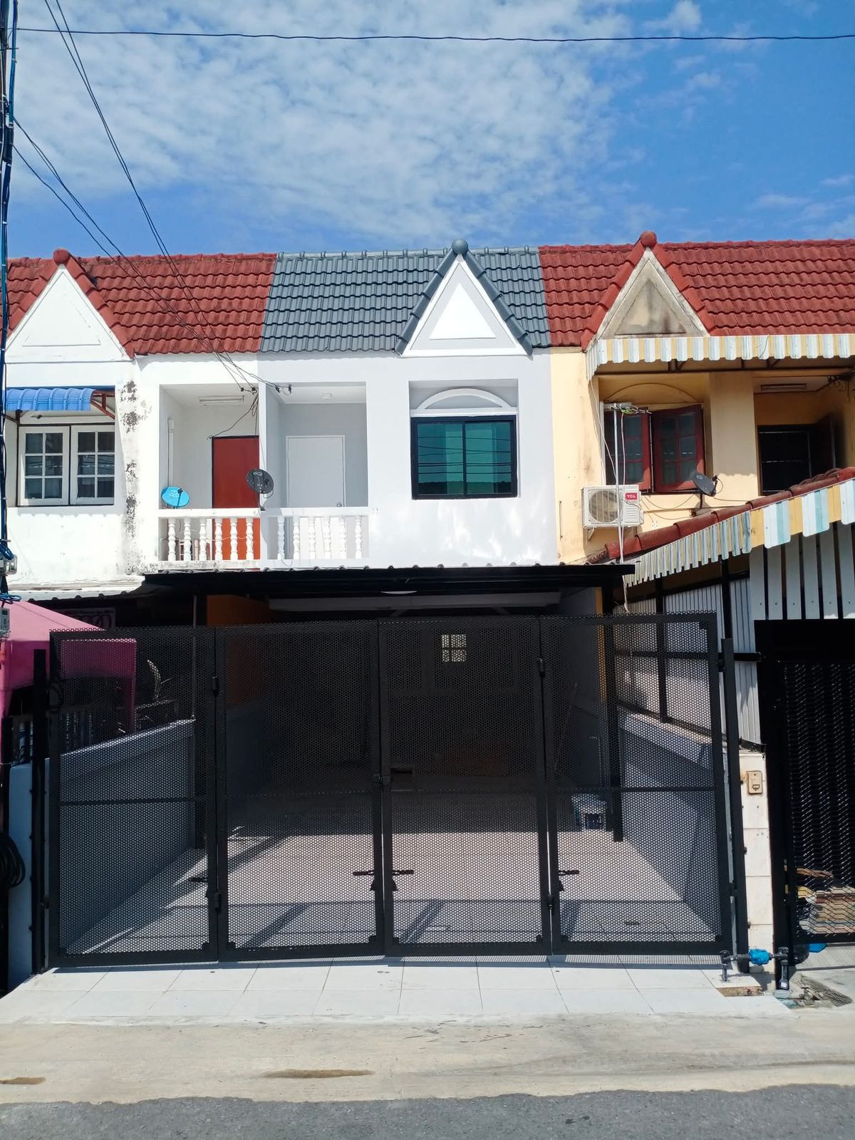For RentTownhomePathum Thani,Rangsit, Thammasat : House ready to move in, Rangsit Khlong 6, Thanyaburi, Soi Lamphu, Pathum Thani.