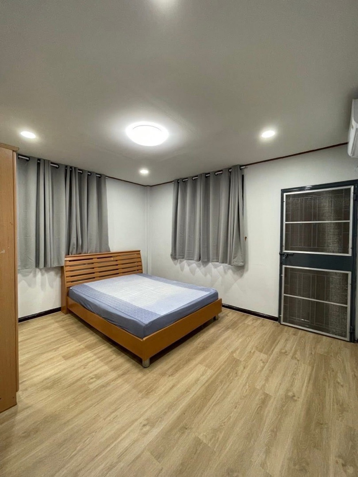 For RentTownhomeRatchadapisek, Huaikwang, Suttisan : Town house /3 bedrooms, 2 bathrooms /45,000